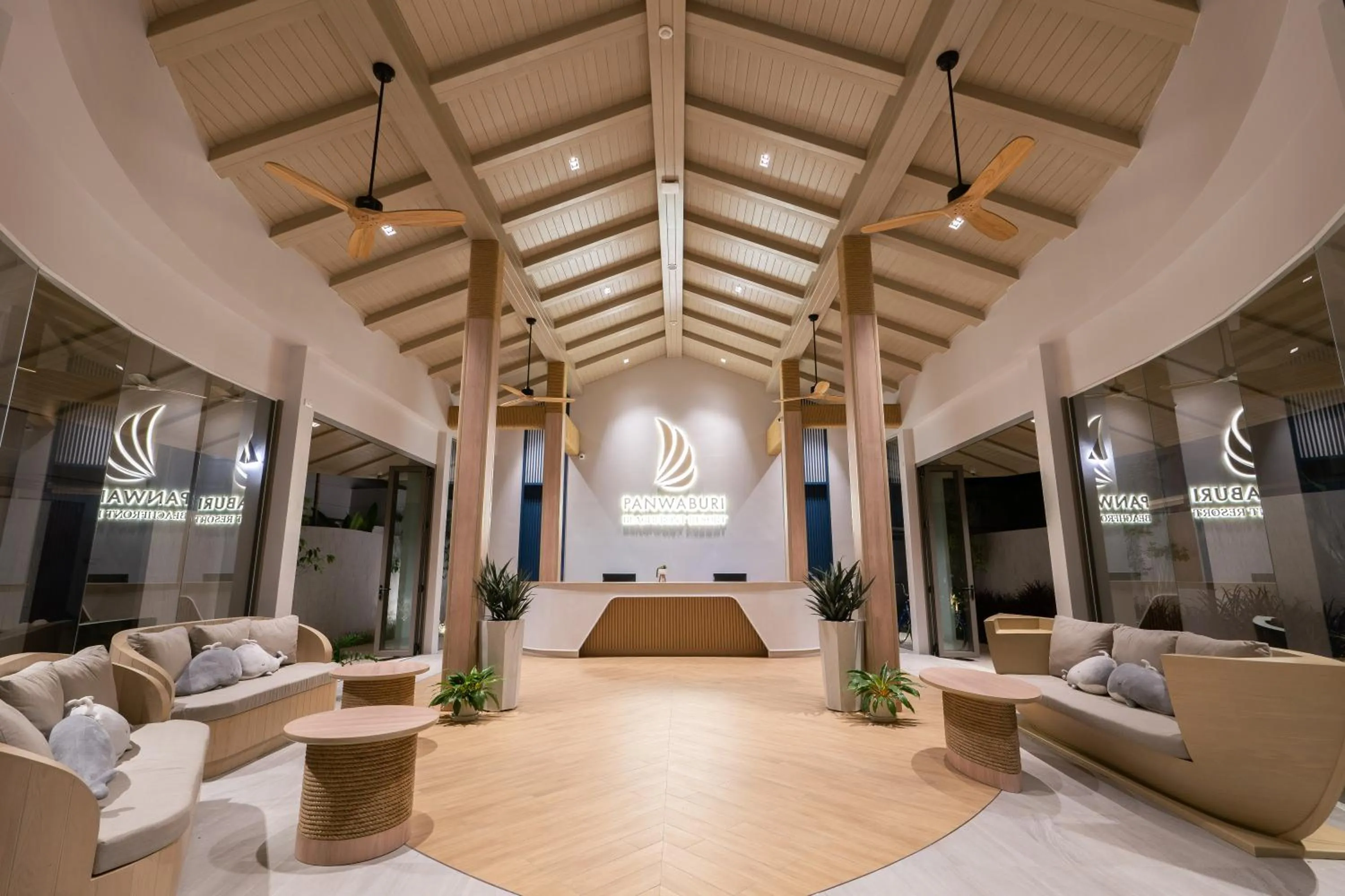 Lobby or reception in Panwaburi Beachfront Resort - SHA Extra Plus