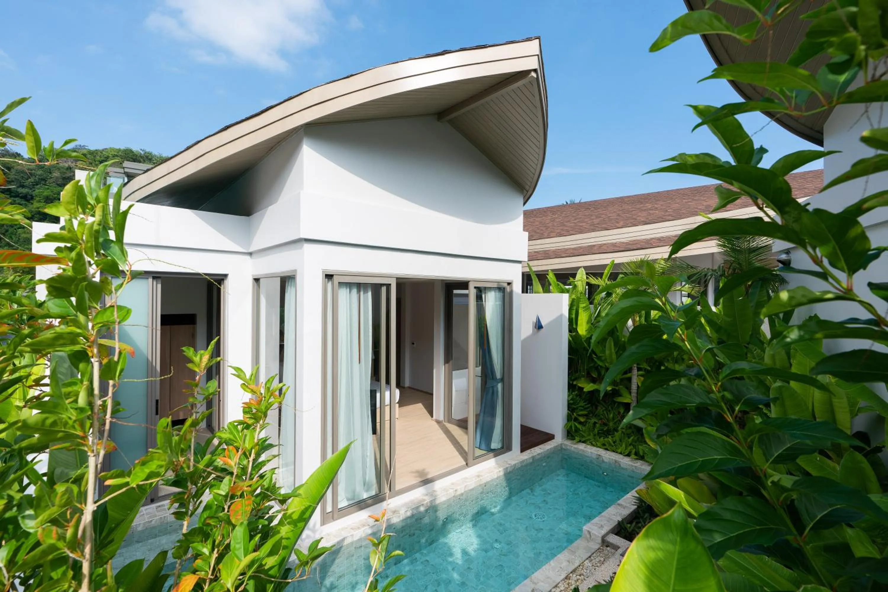 Property building in Panwaburi Beachfront Resort - SHA Extra Plus