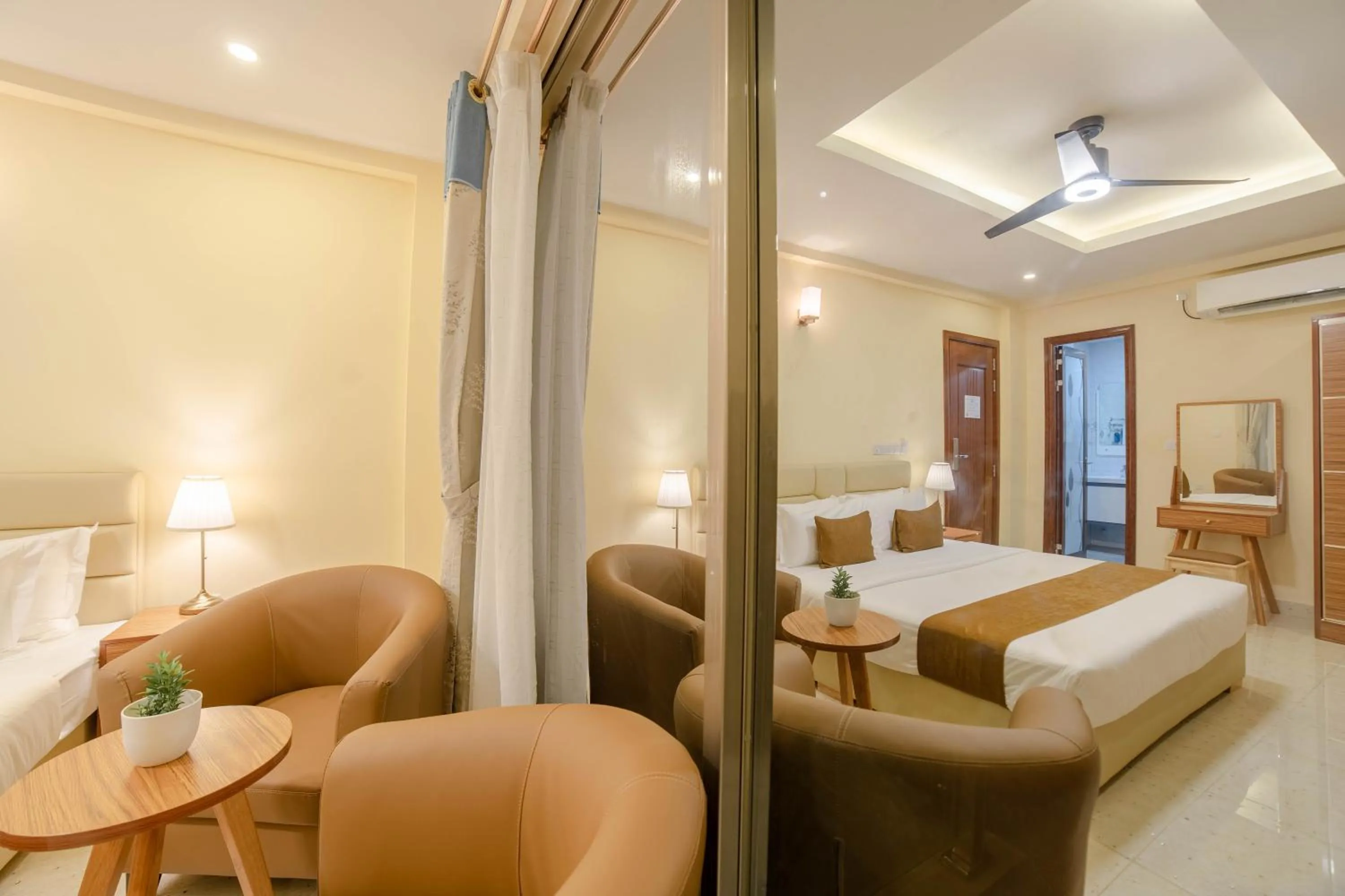 Bedroom, Bed in Amber Beach Hotel