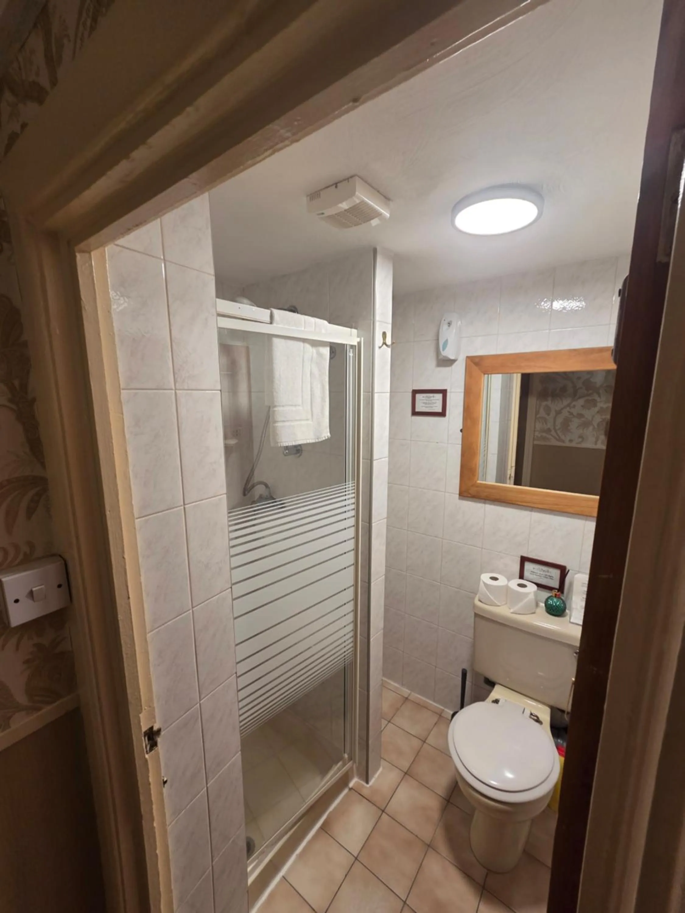 Bathroom in Westholme Hotel