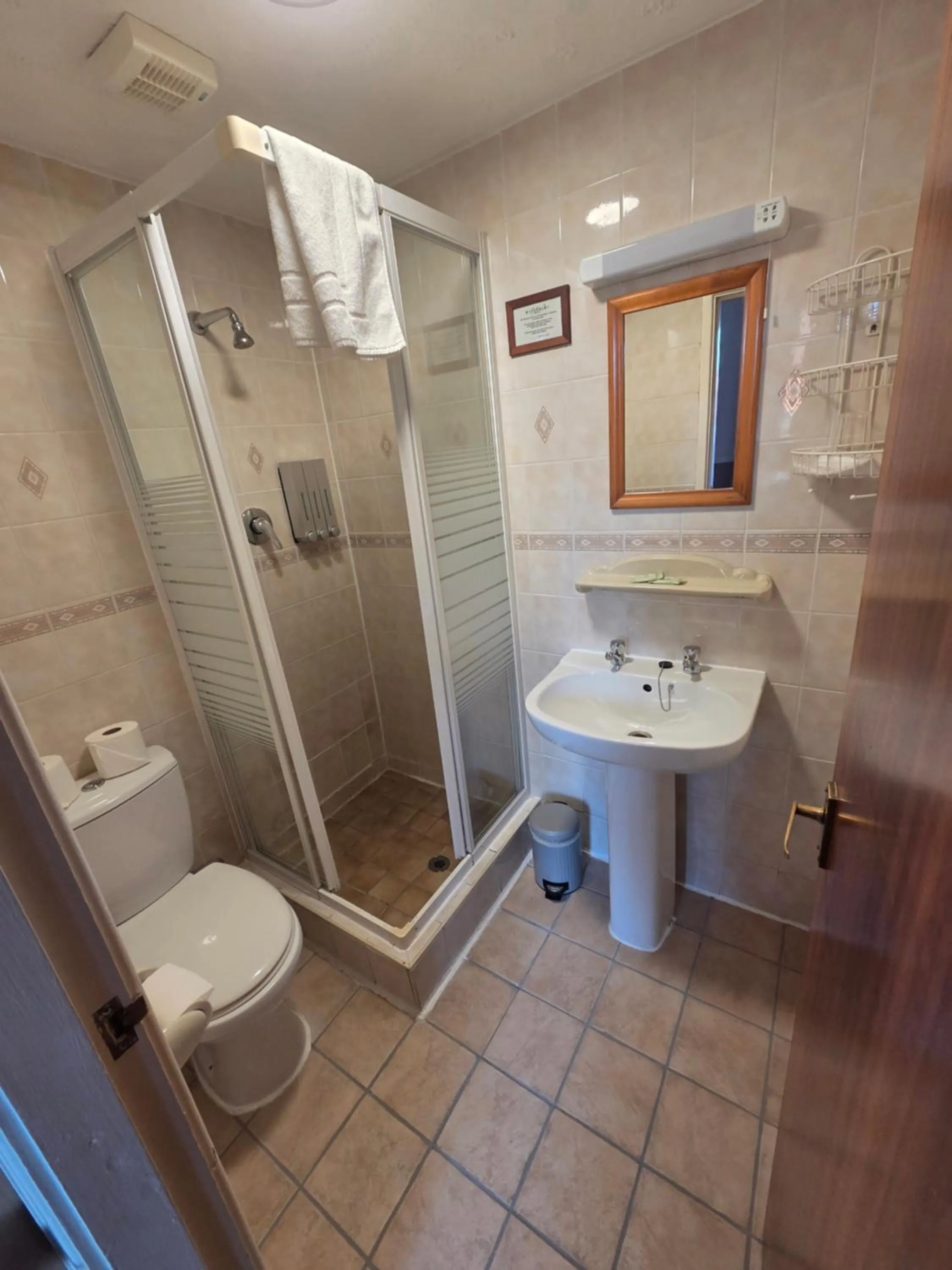 Bathroom in Westholme Hotel