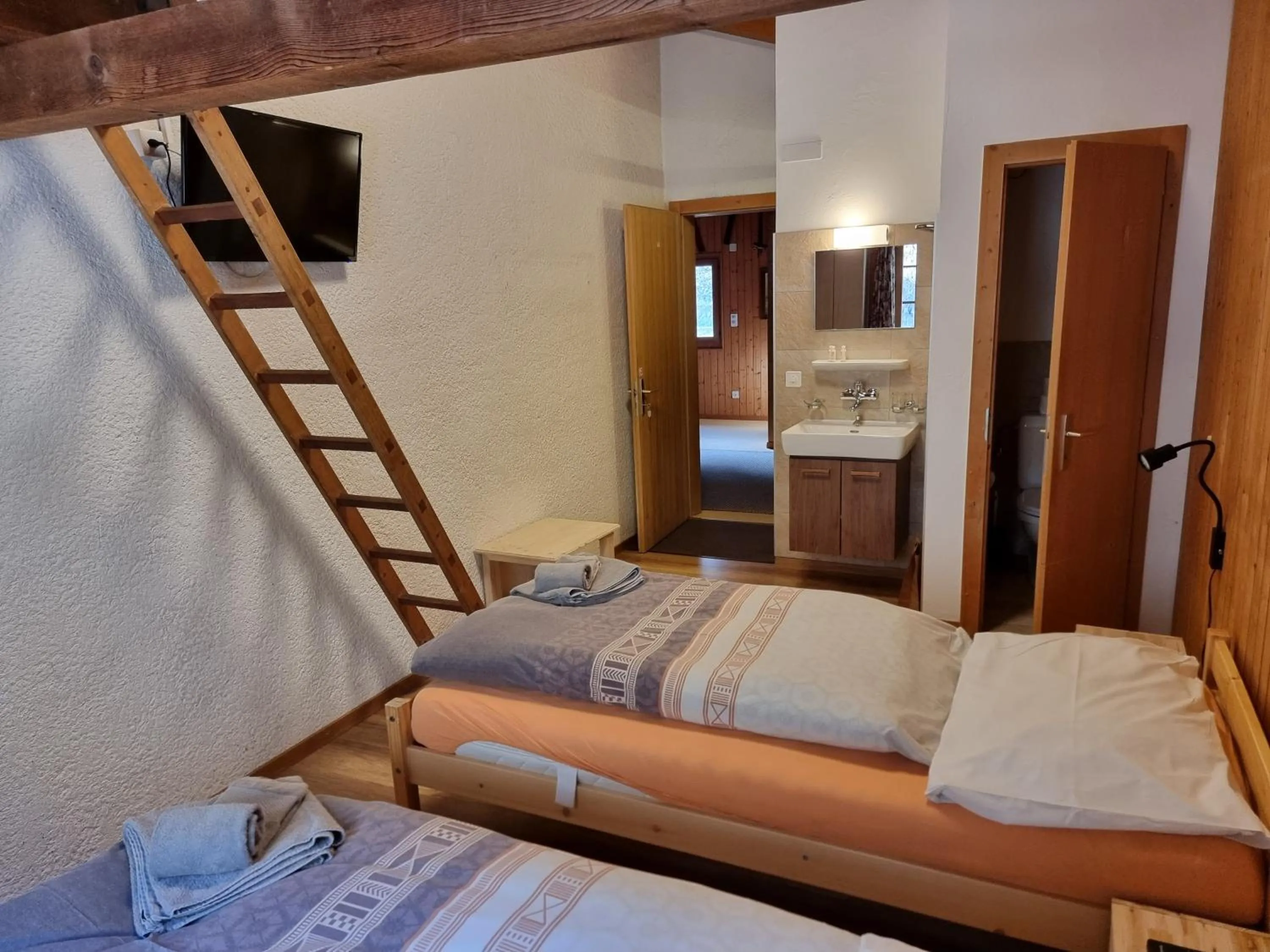 Photo of the whole room, Bed in Le Catogne