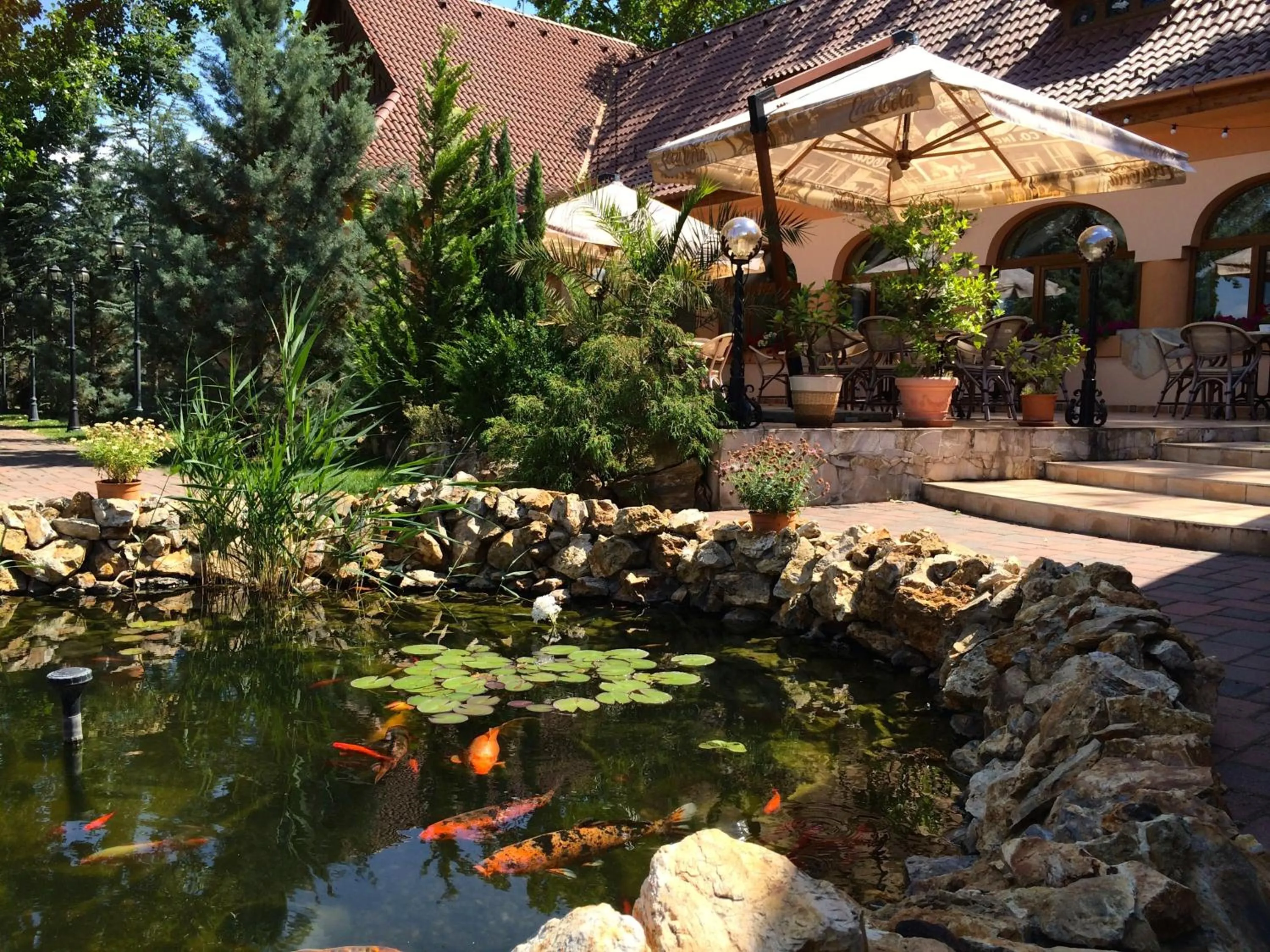 Garden in Platan Garden Rooms & Restaurant