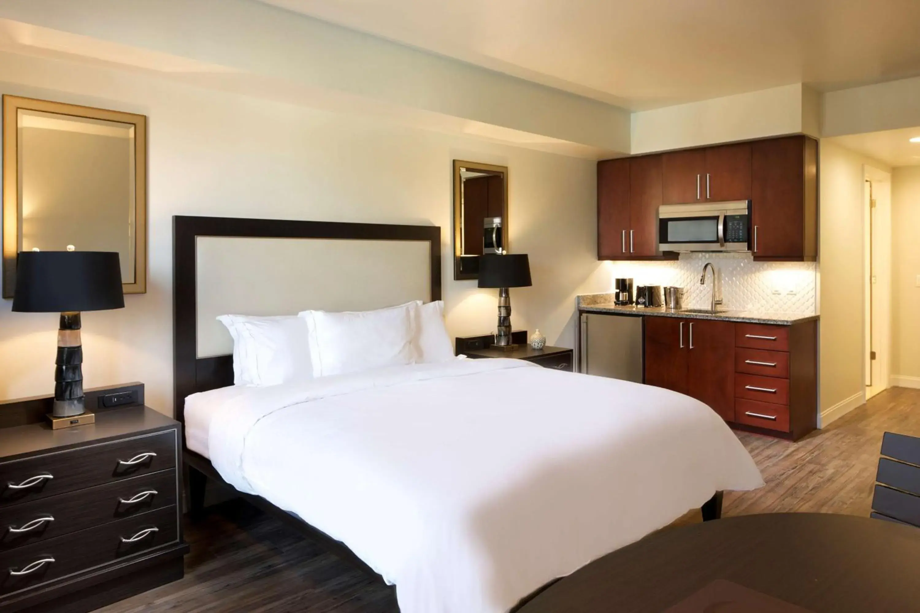 King Studio - Hearing Accessible in Hilton Grand Vacations Club Las Palmeras Orlando King Studio - Hearing Accessible in Hilton Grand Vacations Club Las Palmeras Orlando