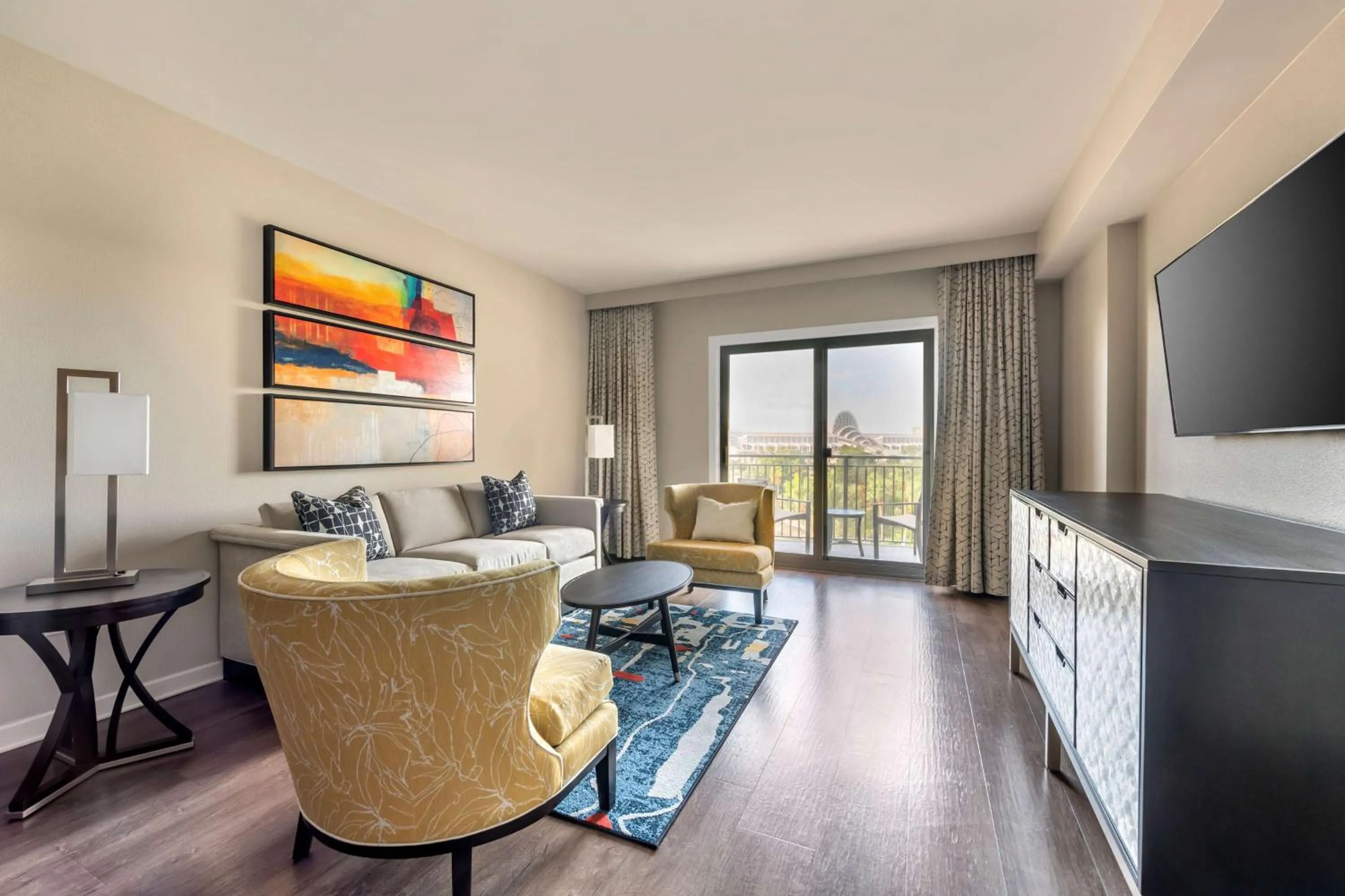 Living room in Hilton Grand Vacations Club Las Palmeras Orlando