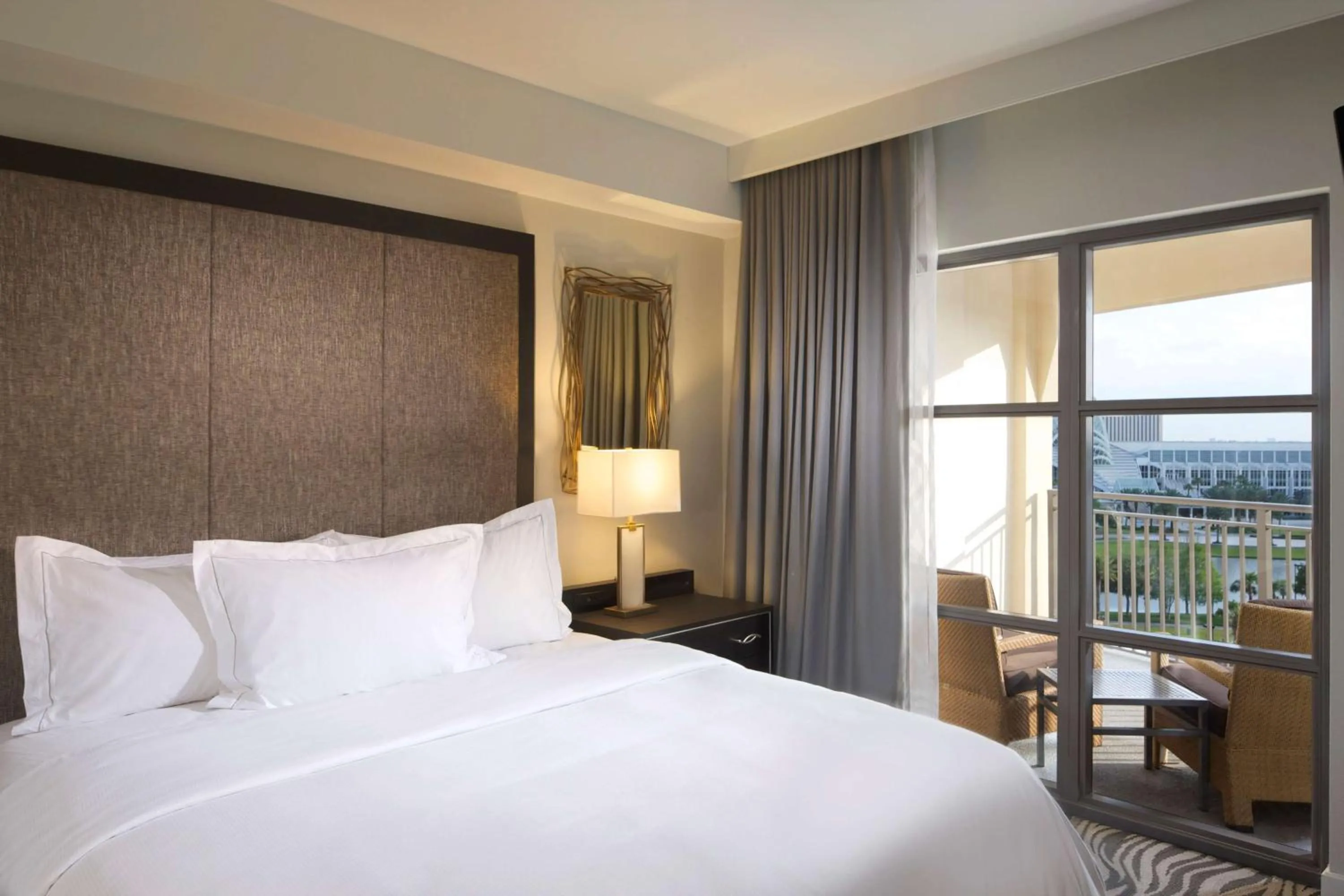 Bed in Hilton Grand Vacations Club Las Palmeras Orlando