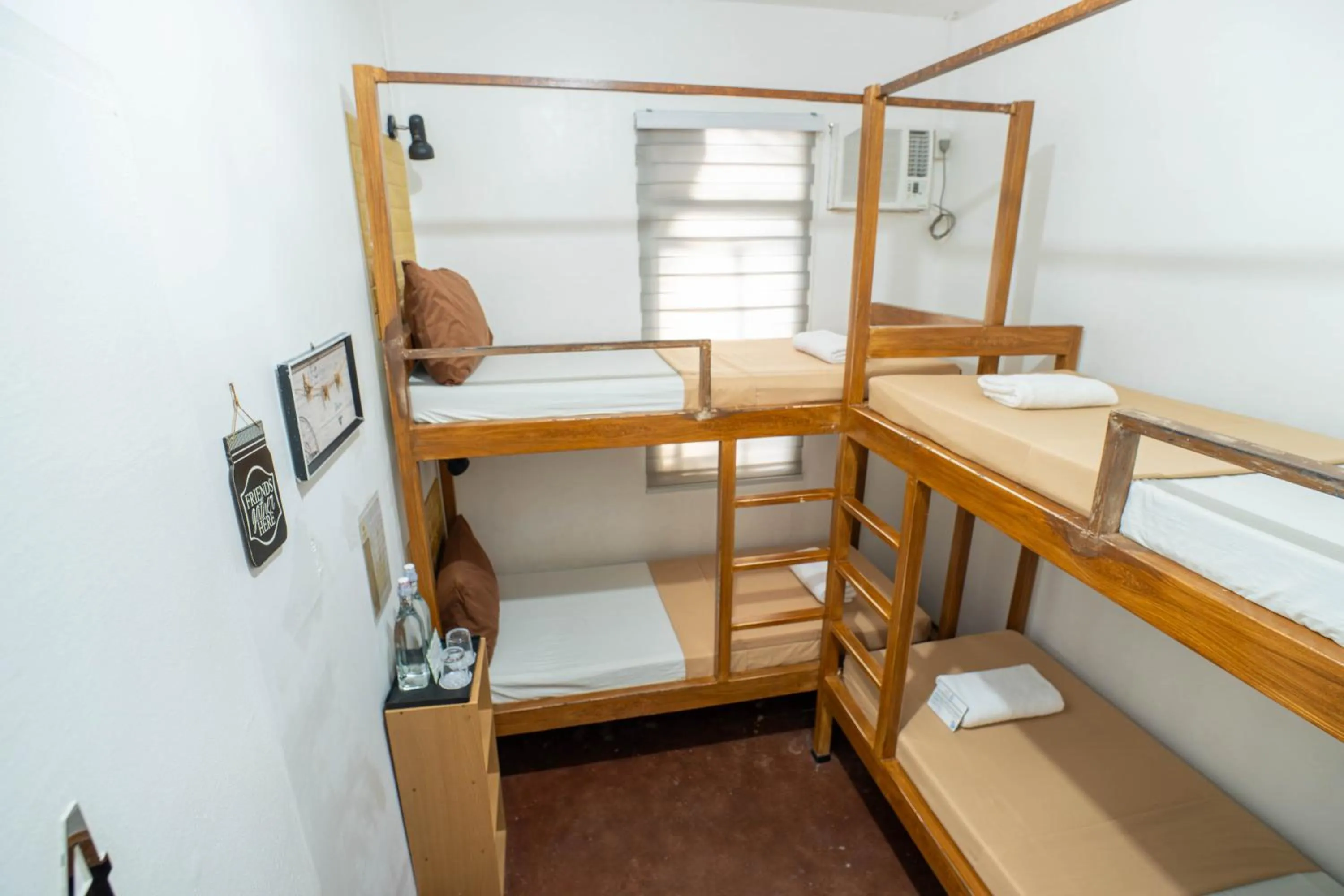 Bed in Prim Travellers Inn