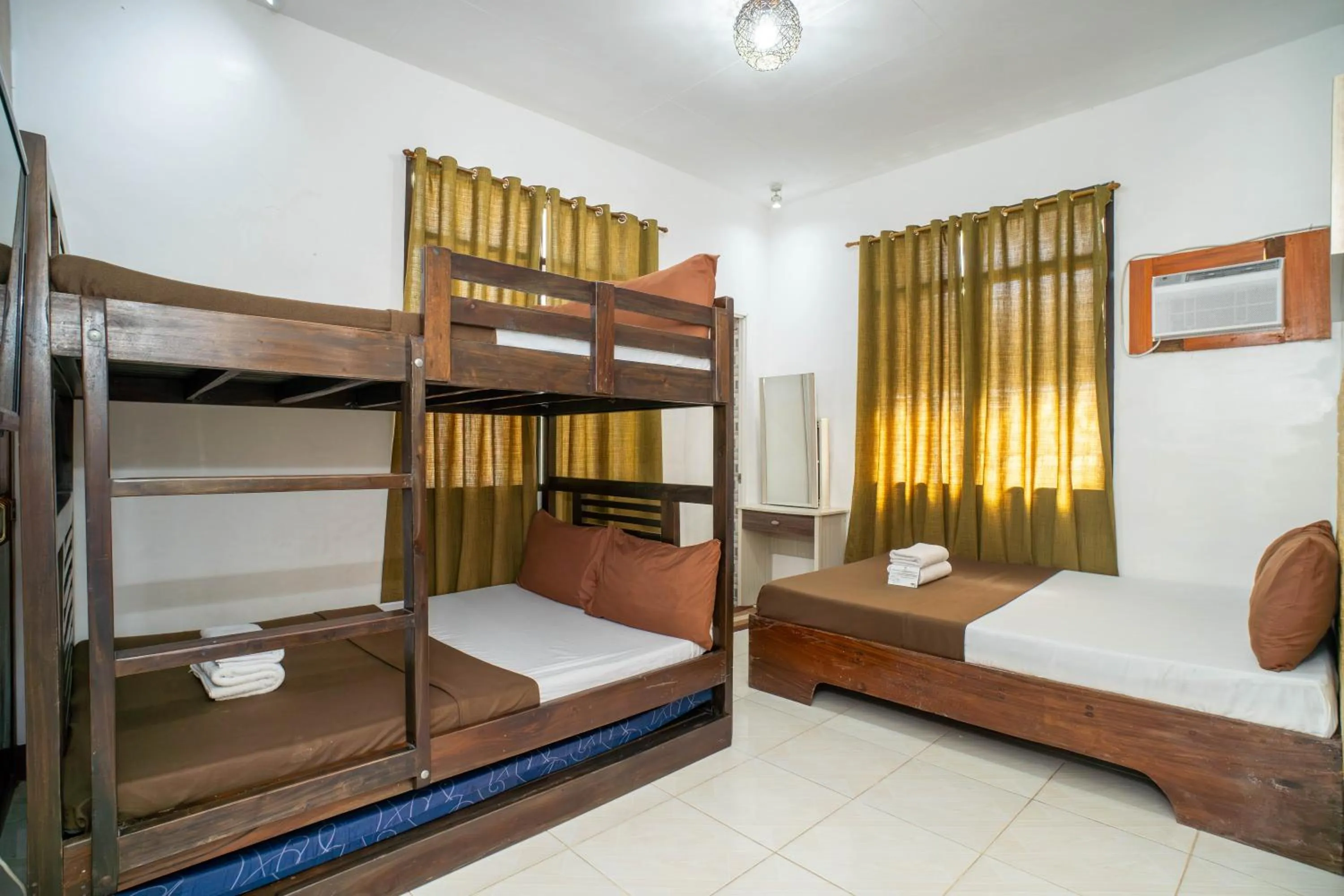 Bed in Prim Travellers Inn