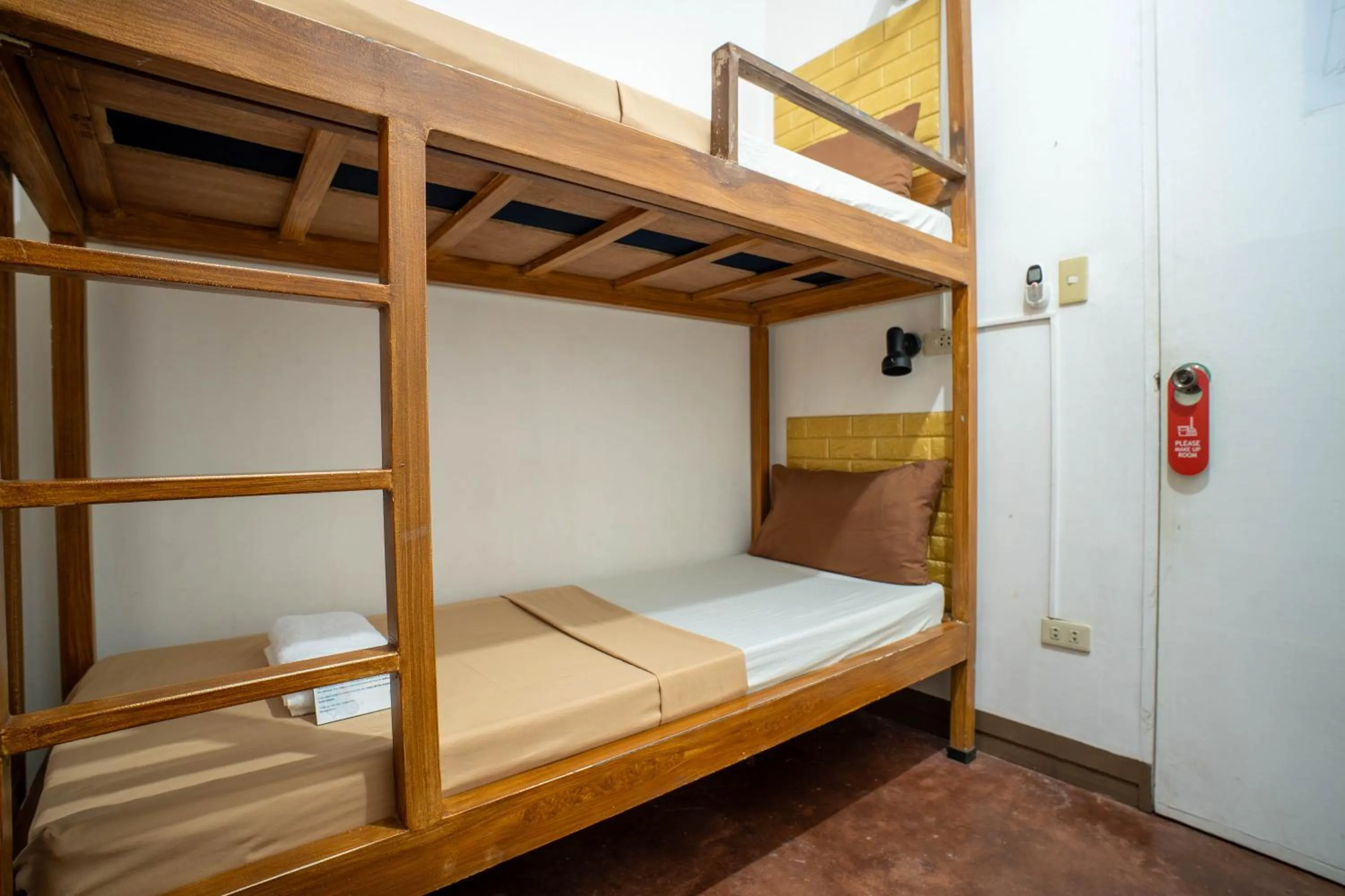 Bed in Prim Travellers Inn