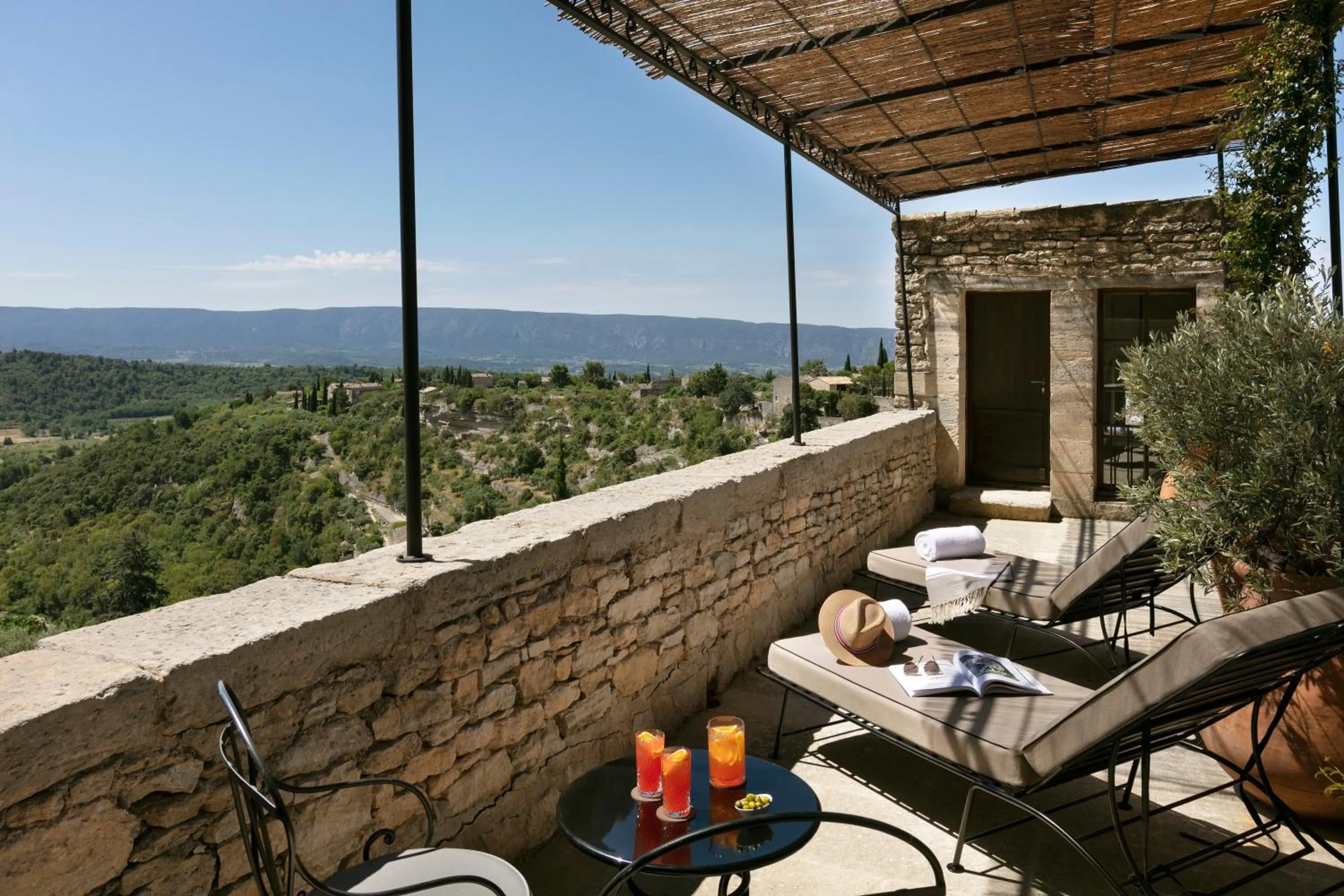 Balcony/Terrace in Airelles Gordes, La Bastide