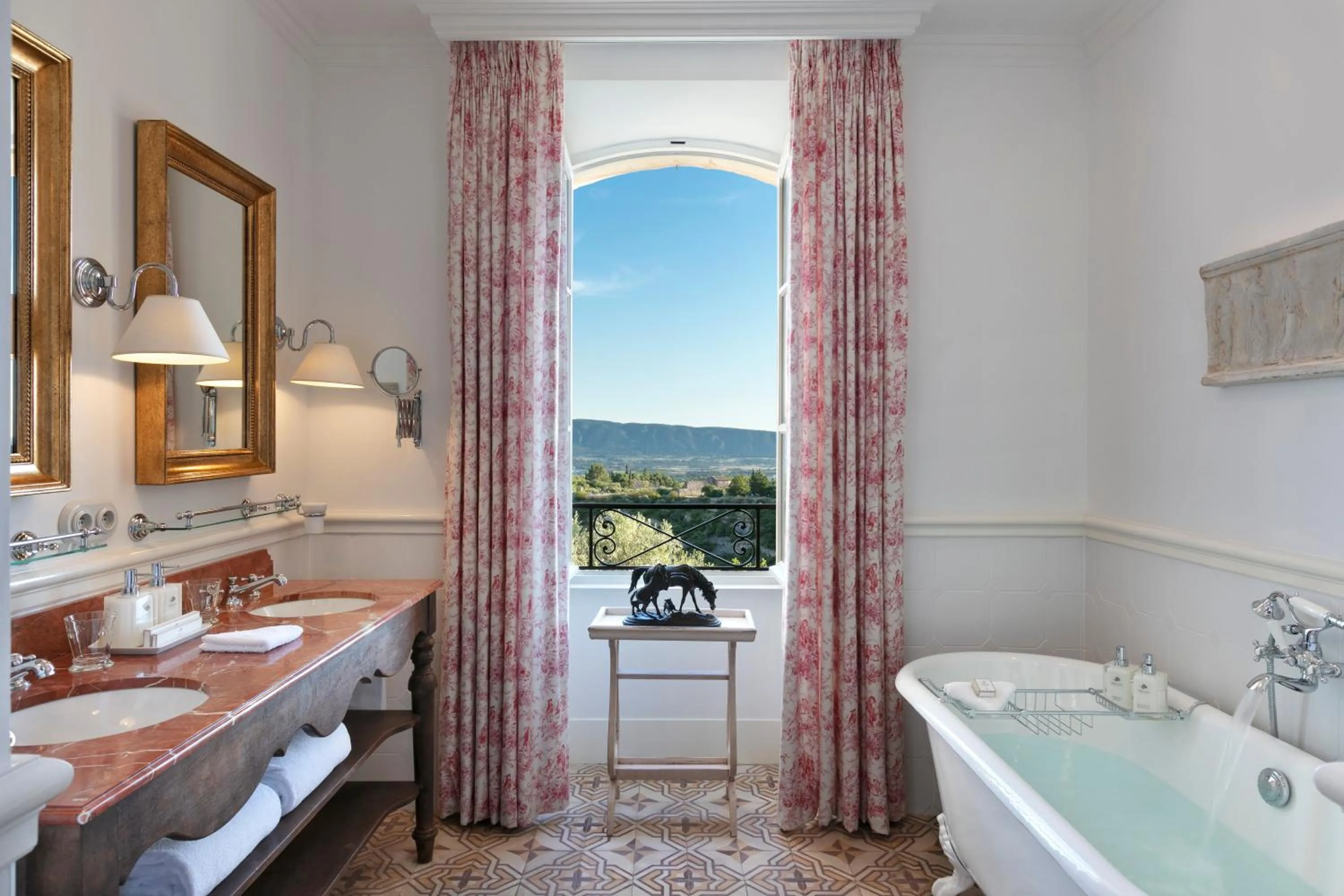 Bathroom in Airelles Gordes, La Bastide
