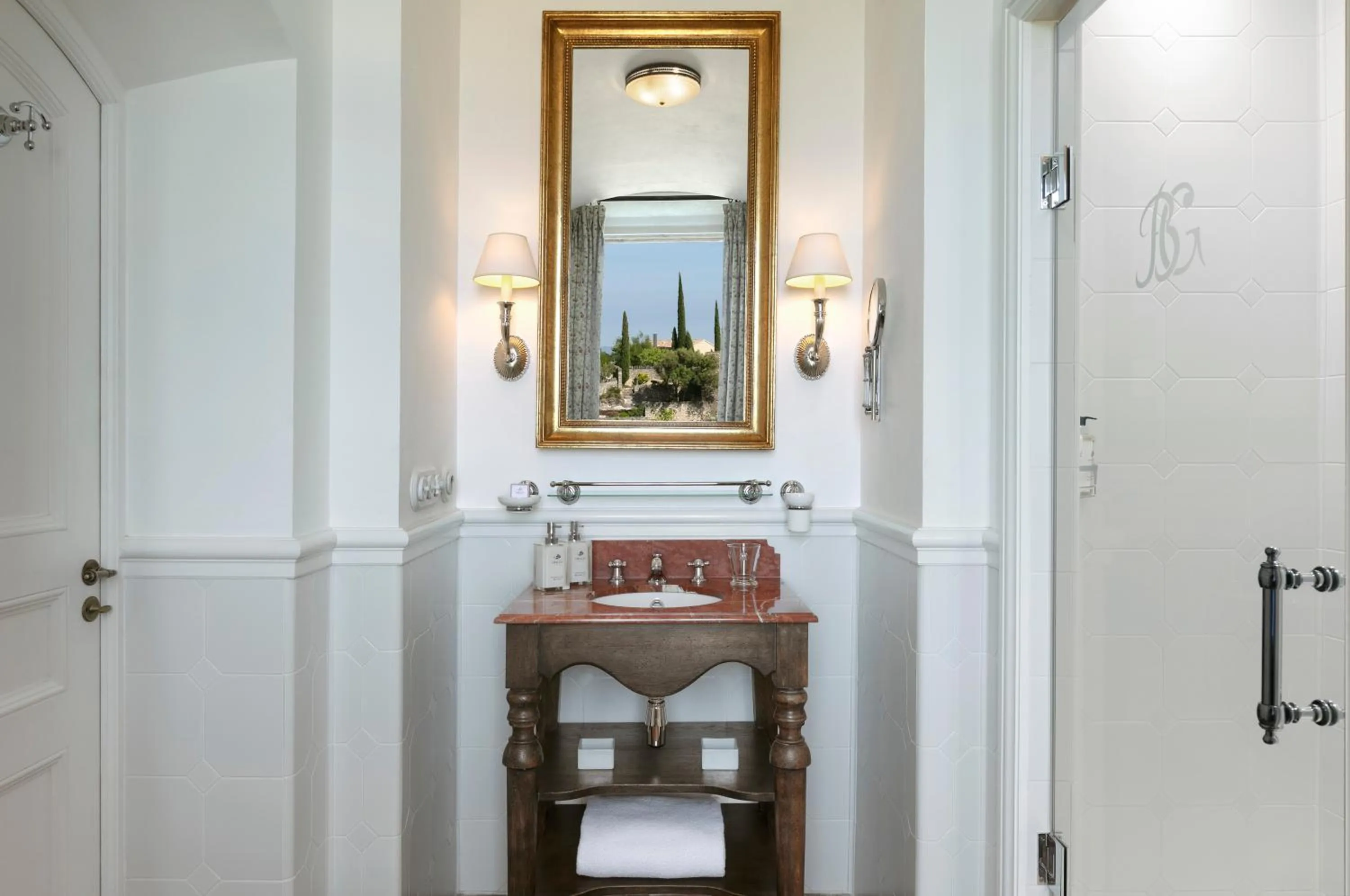 Bathroom in Airelles Gordes, La Bastide