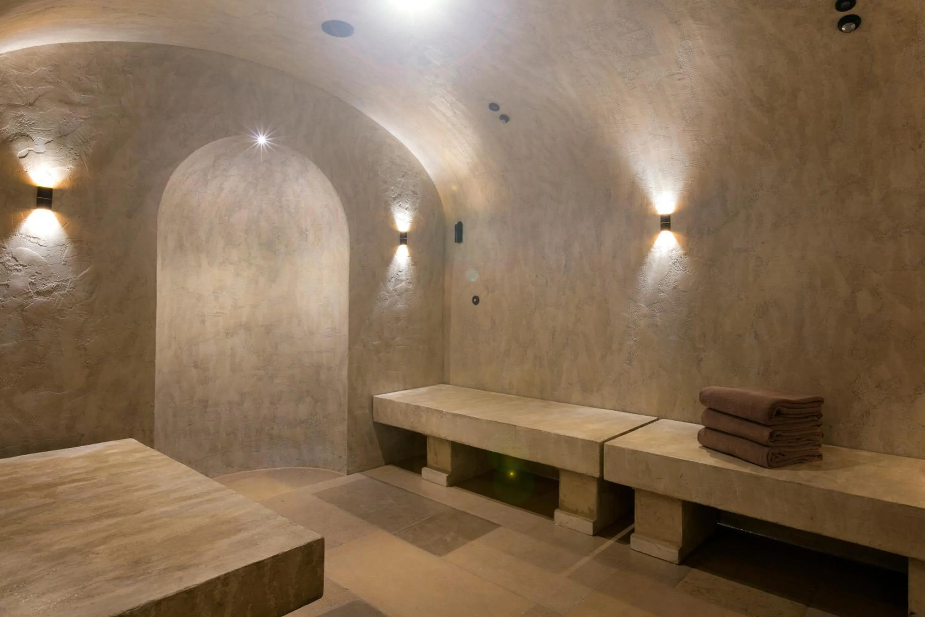 Steam room in Airelles Gordes, La Bastide