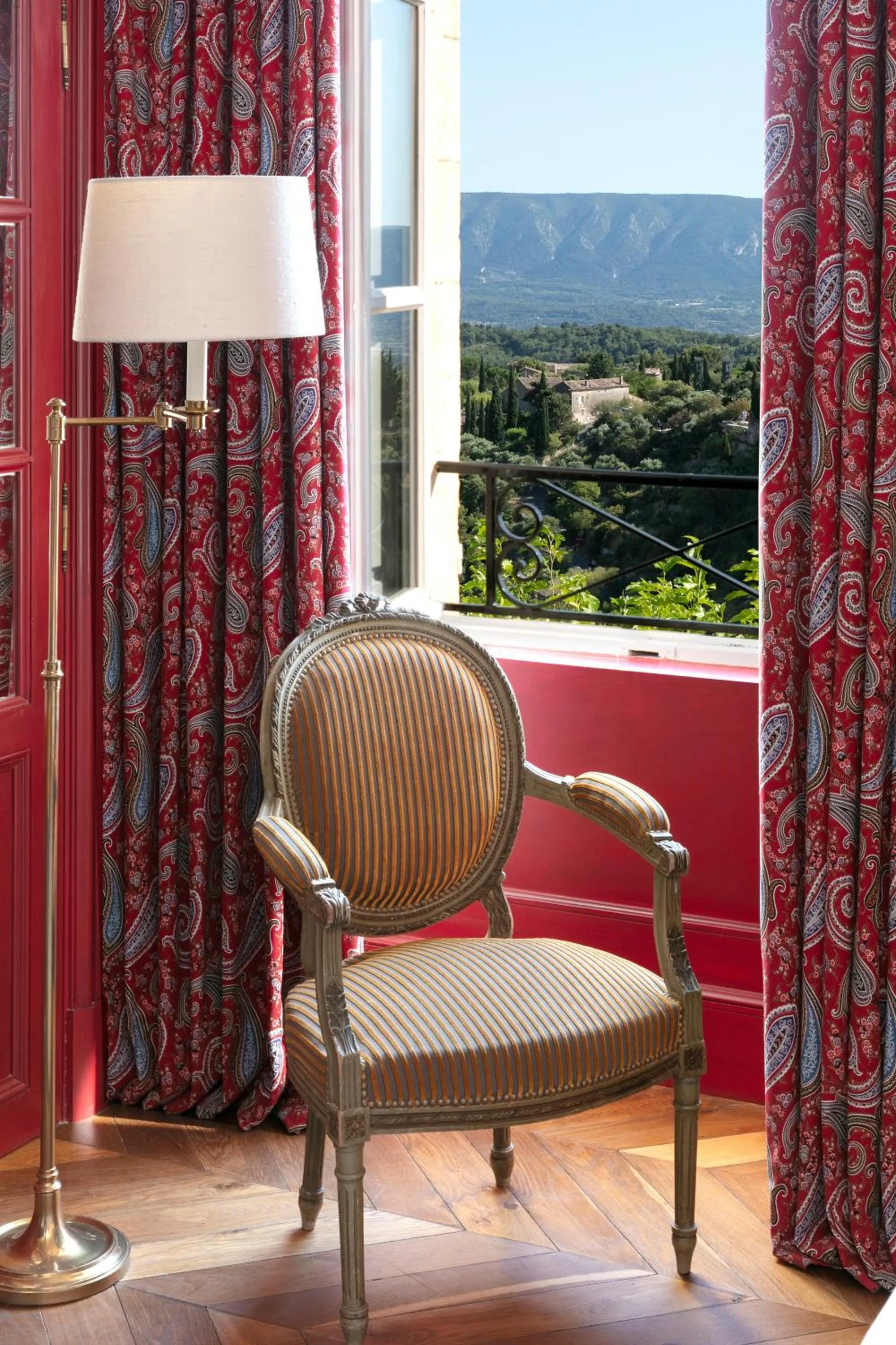 Decorative detail in Airelles Gordes, La Bastide