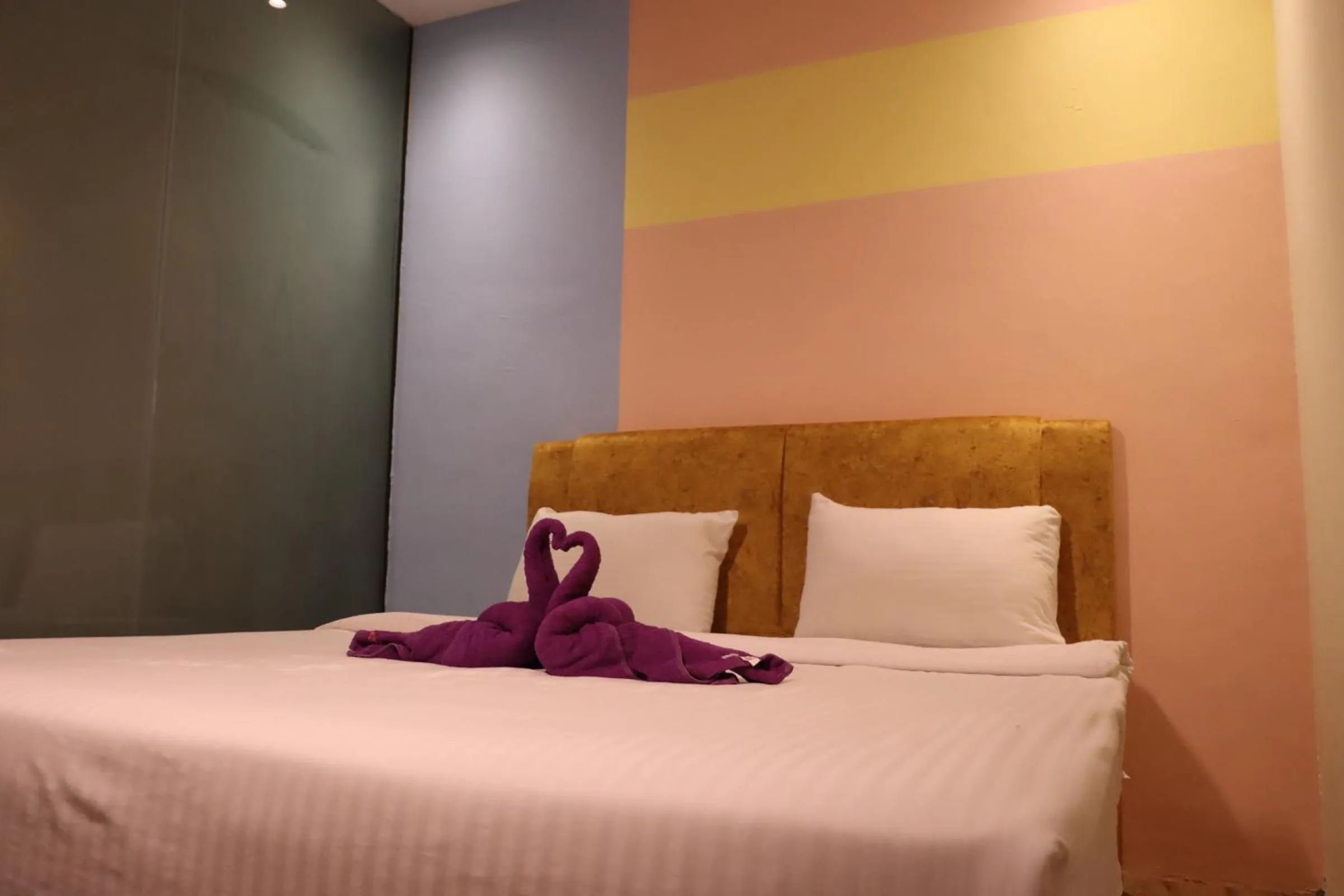 Bedroom, Bed in Oscar Inn