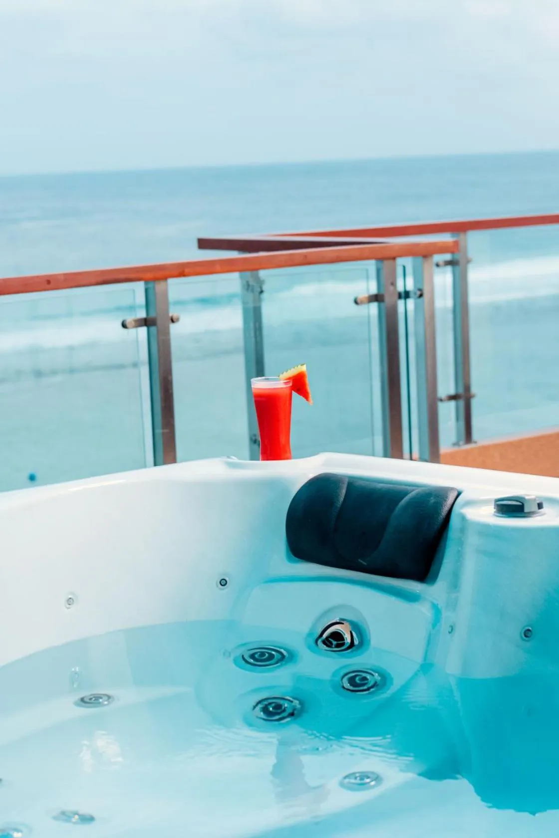 Hot Tub in Acacia Beach Hotel