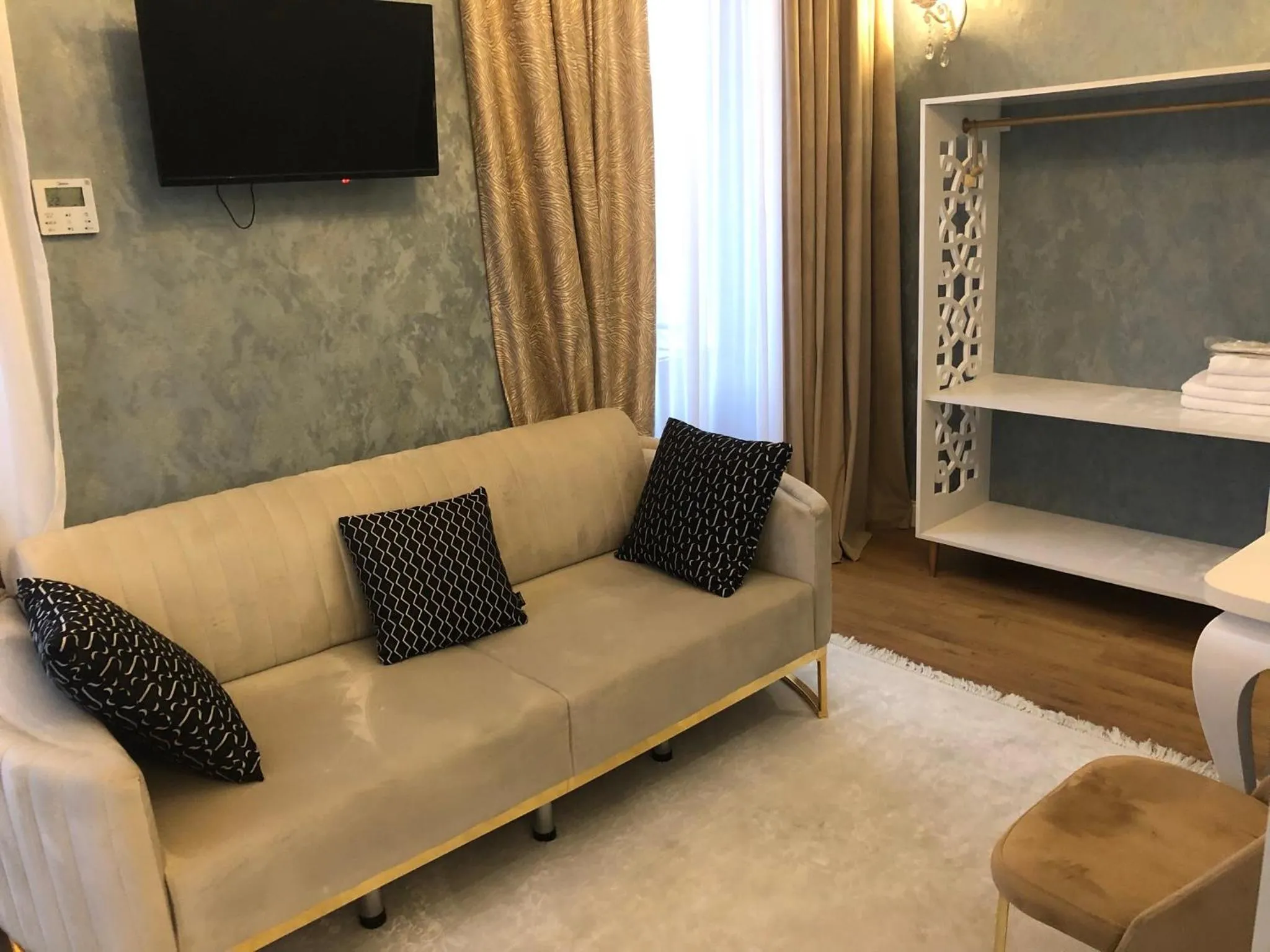 Living room in Rikhe palace boutique hotel