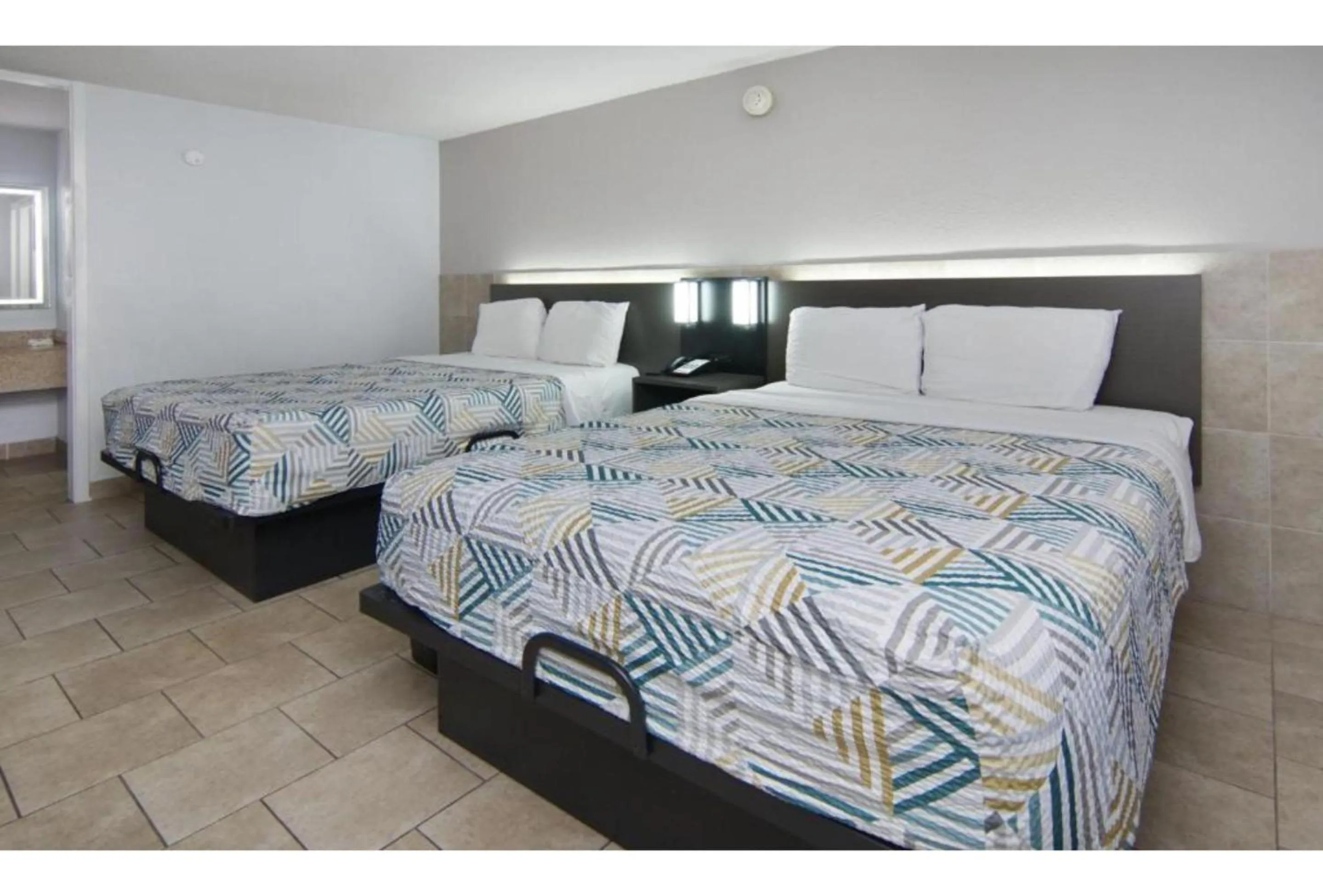 Bedroom, Bed in Motel 6 Mesquite, TX Town East