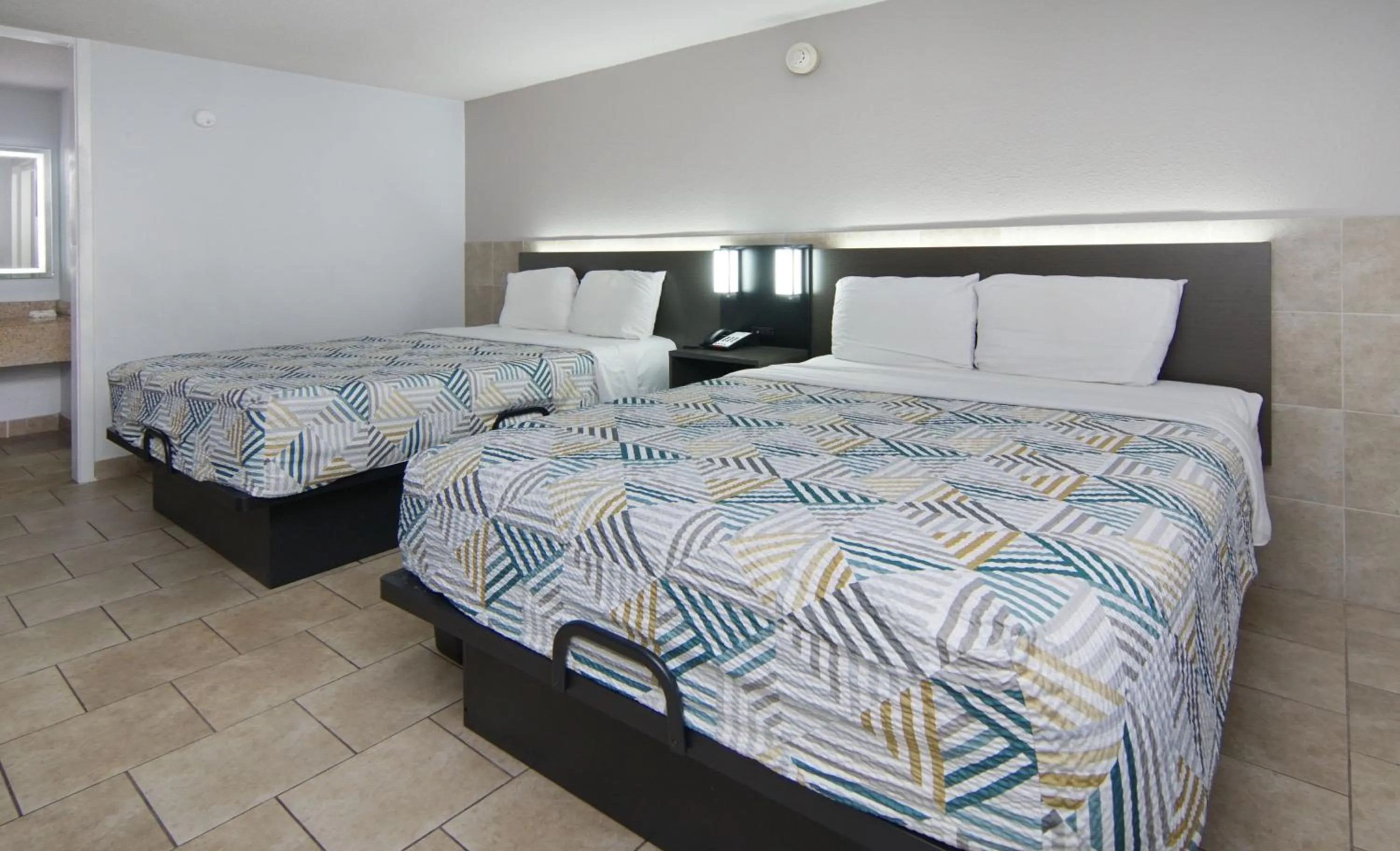 Bedroom, Bed in Motel 6 Mesquite, TX Town East