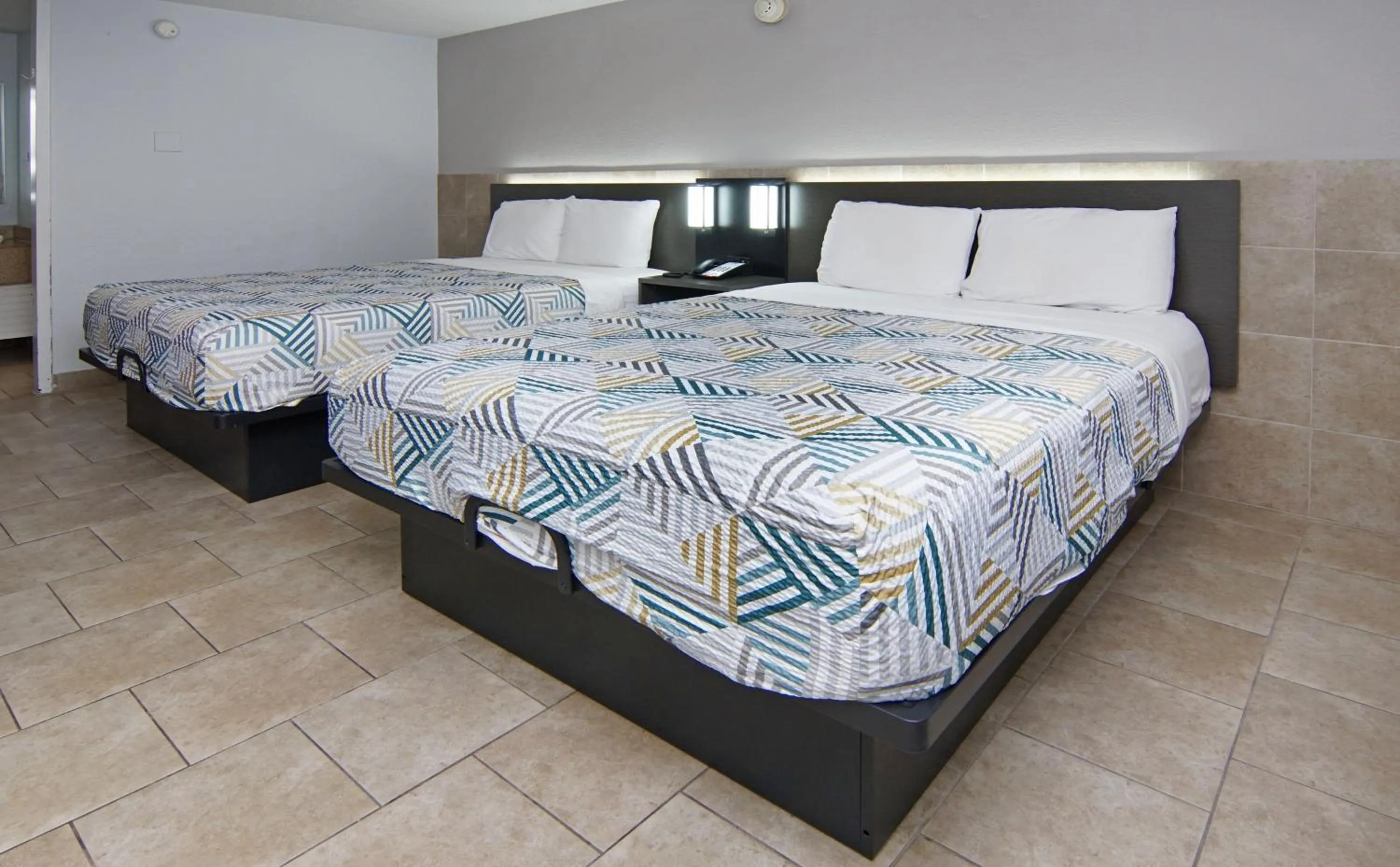 Bedroom, Bed in Motel 6 Mesquite, TX Town East