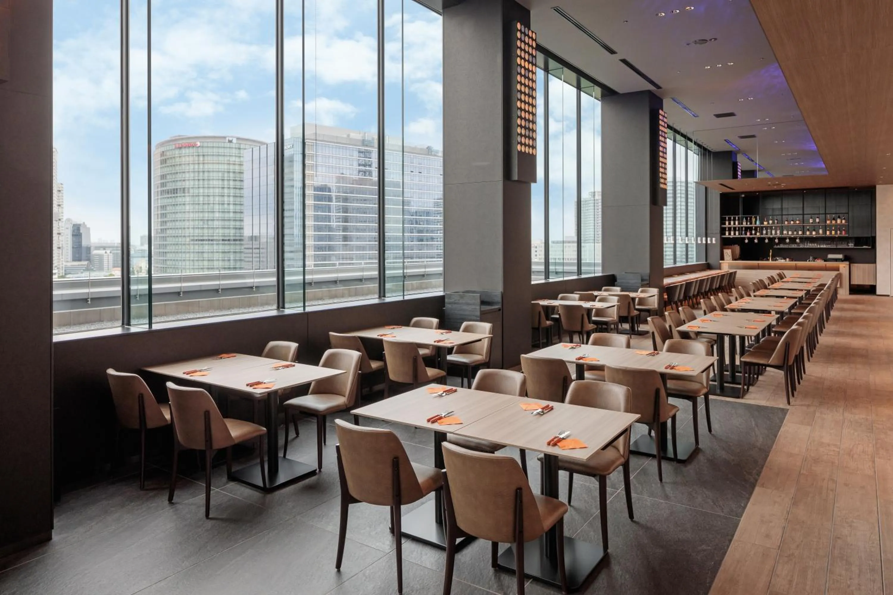 Restaurant/places to eat in Yokohama Tokyu REI Hotel