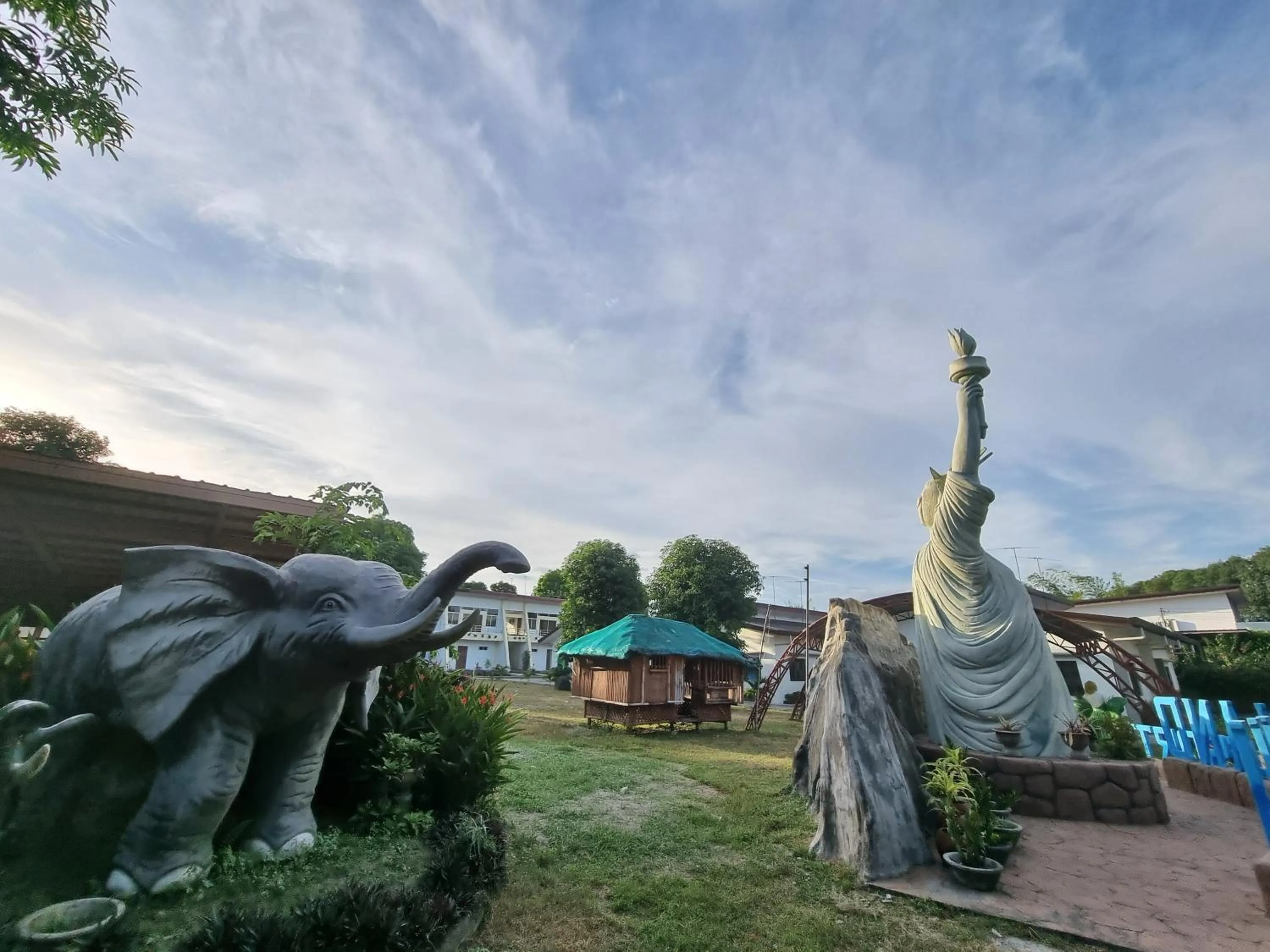 Garden in Libertyland Waterpark Resort