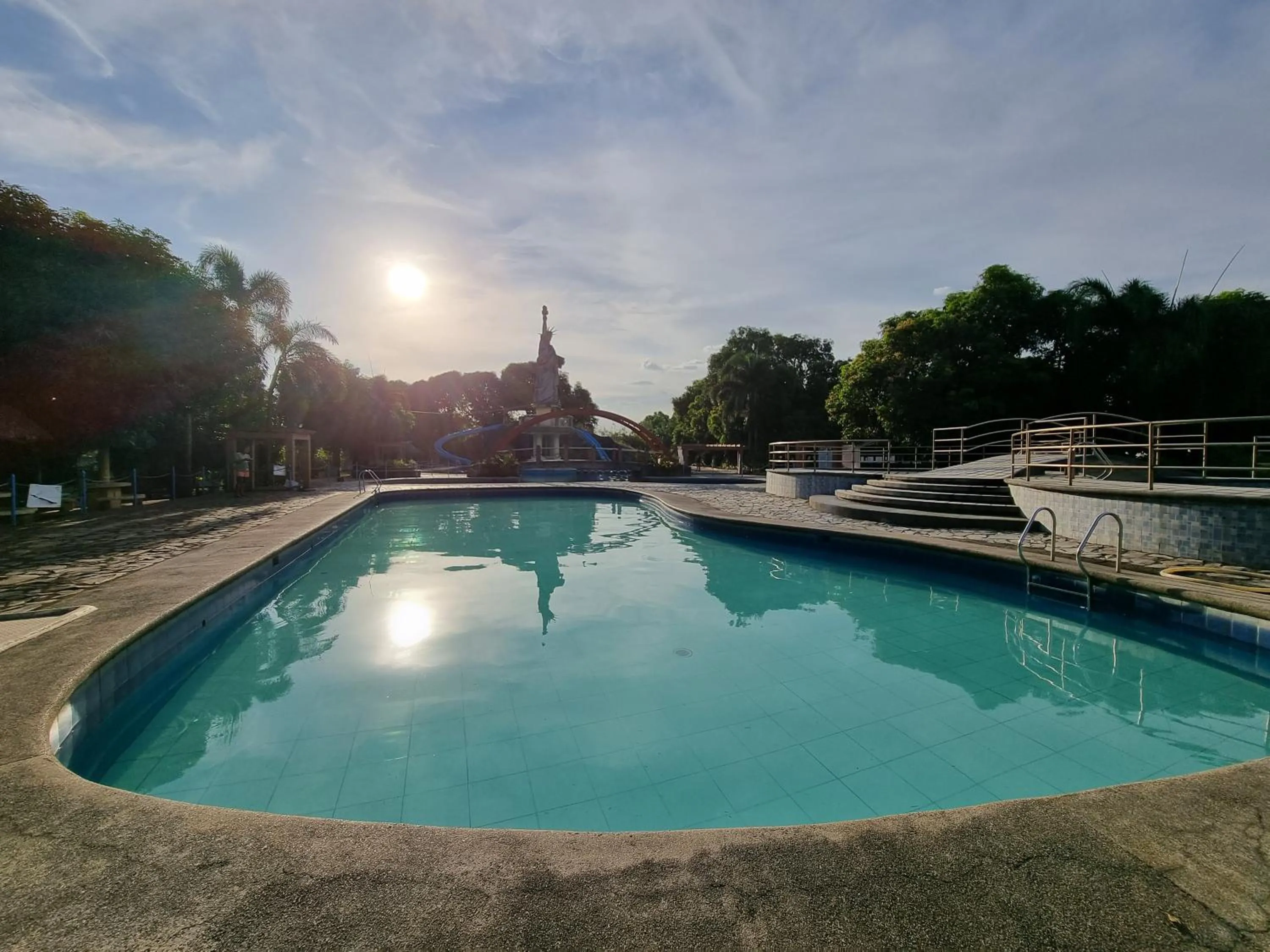 Swimming pool in Libertyland Waterpark Resort