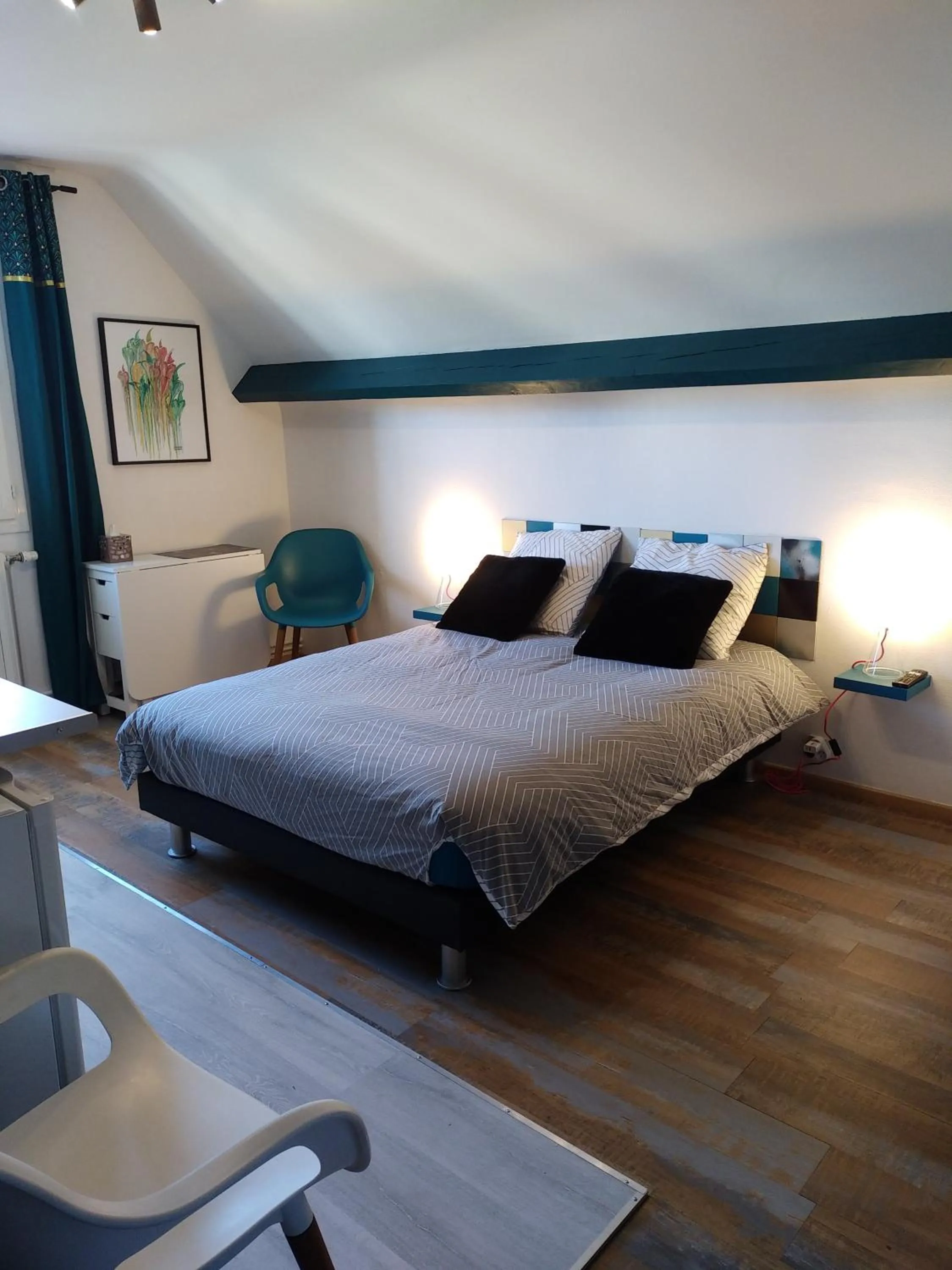 Photo of the whole room, Bed in Studio et chambres d'hôtes les nuits de Gesnes