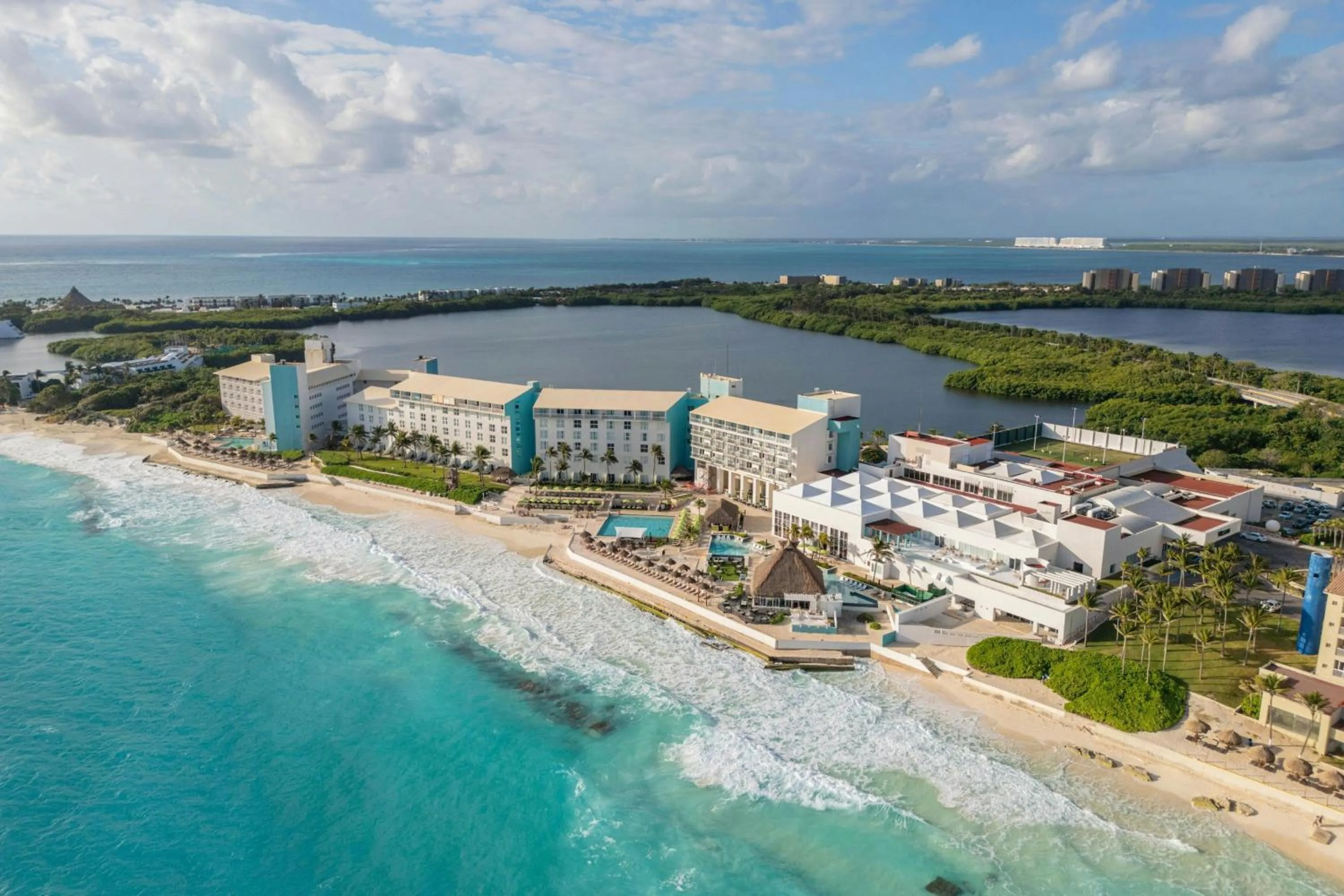 Property building in The Westin Resort & Spa Cancun