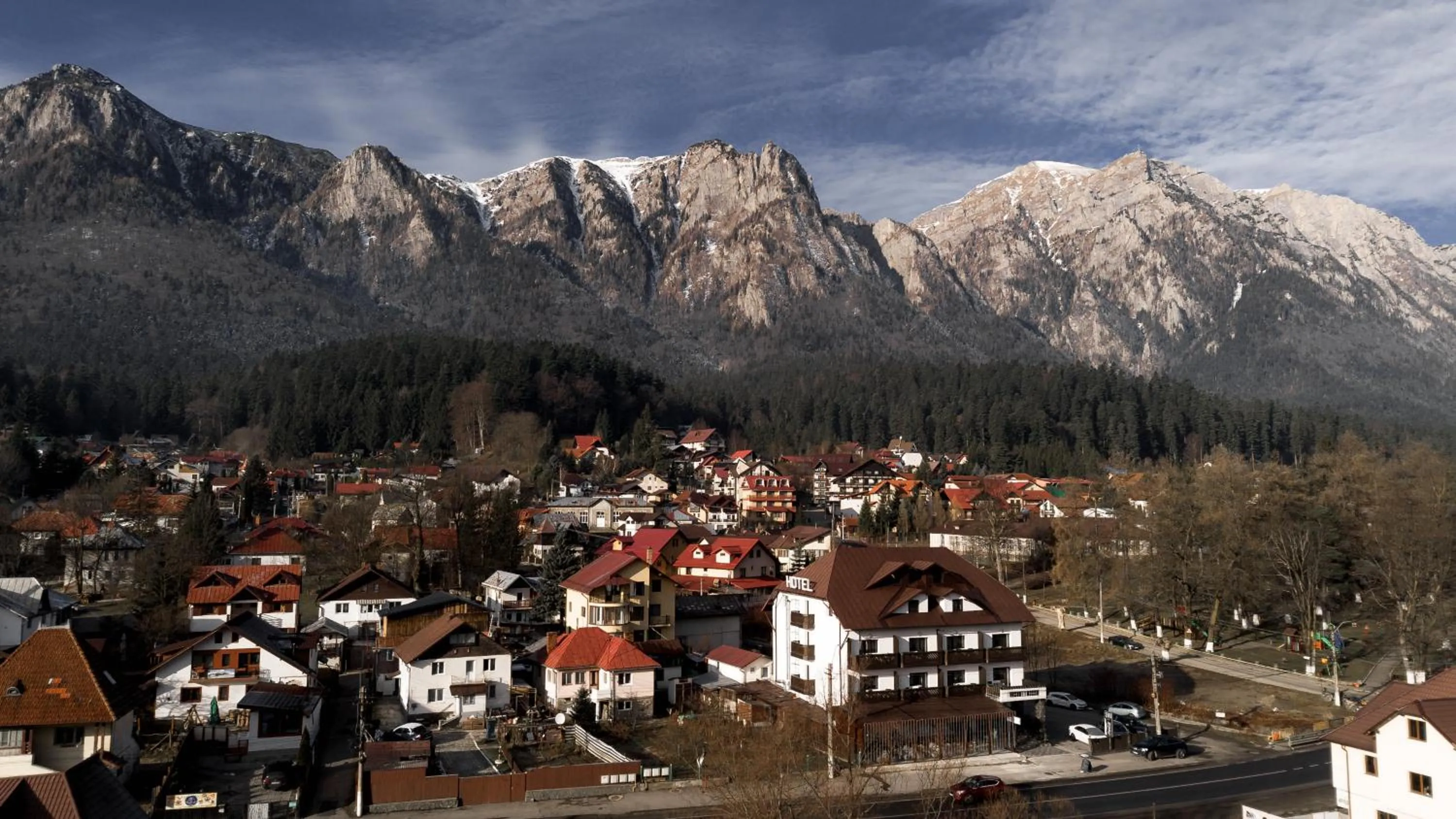 Mountain view in Suru Hotel & Restaurant