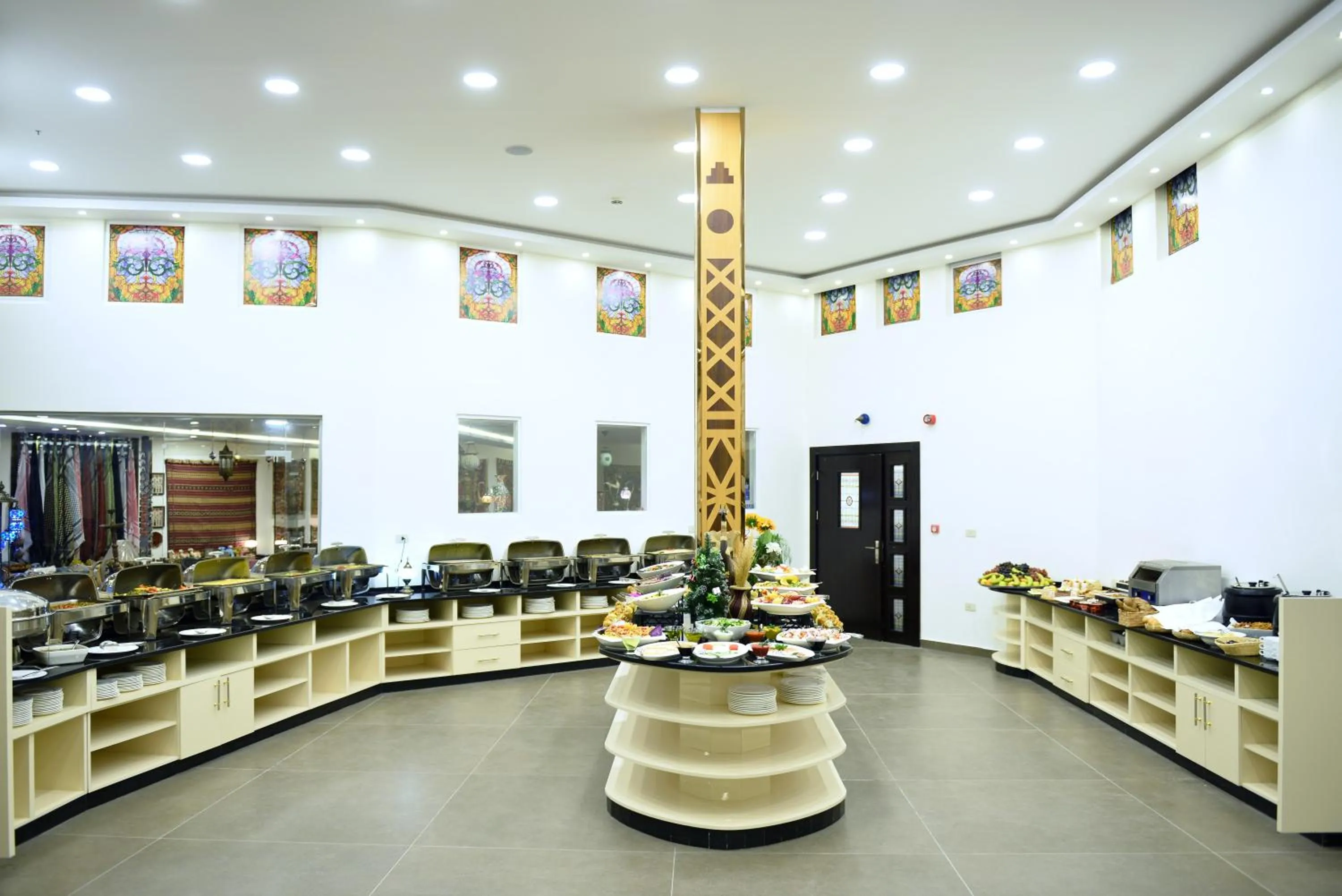 Restaurant/places to eat in Petra Canyon Hotel