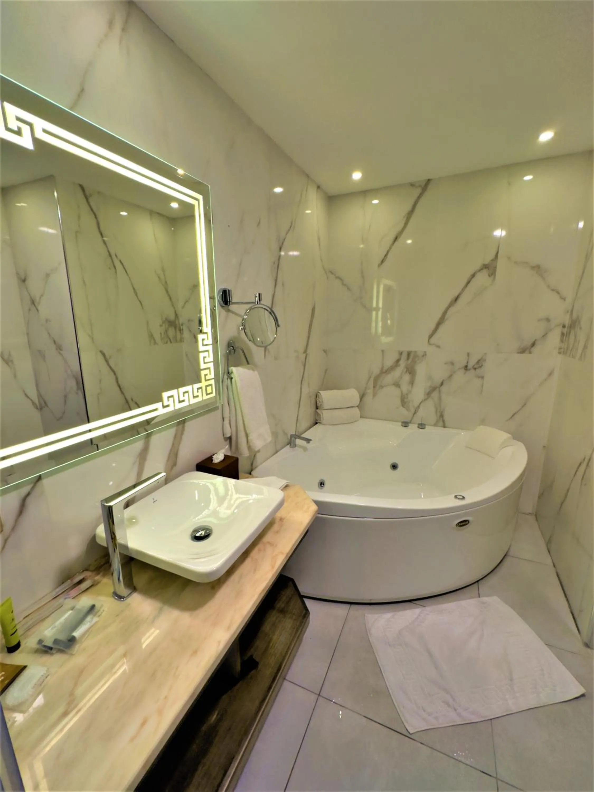 Bath in Petra Canyon Hotel