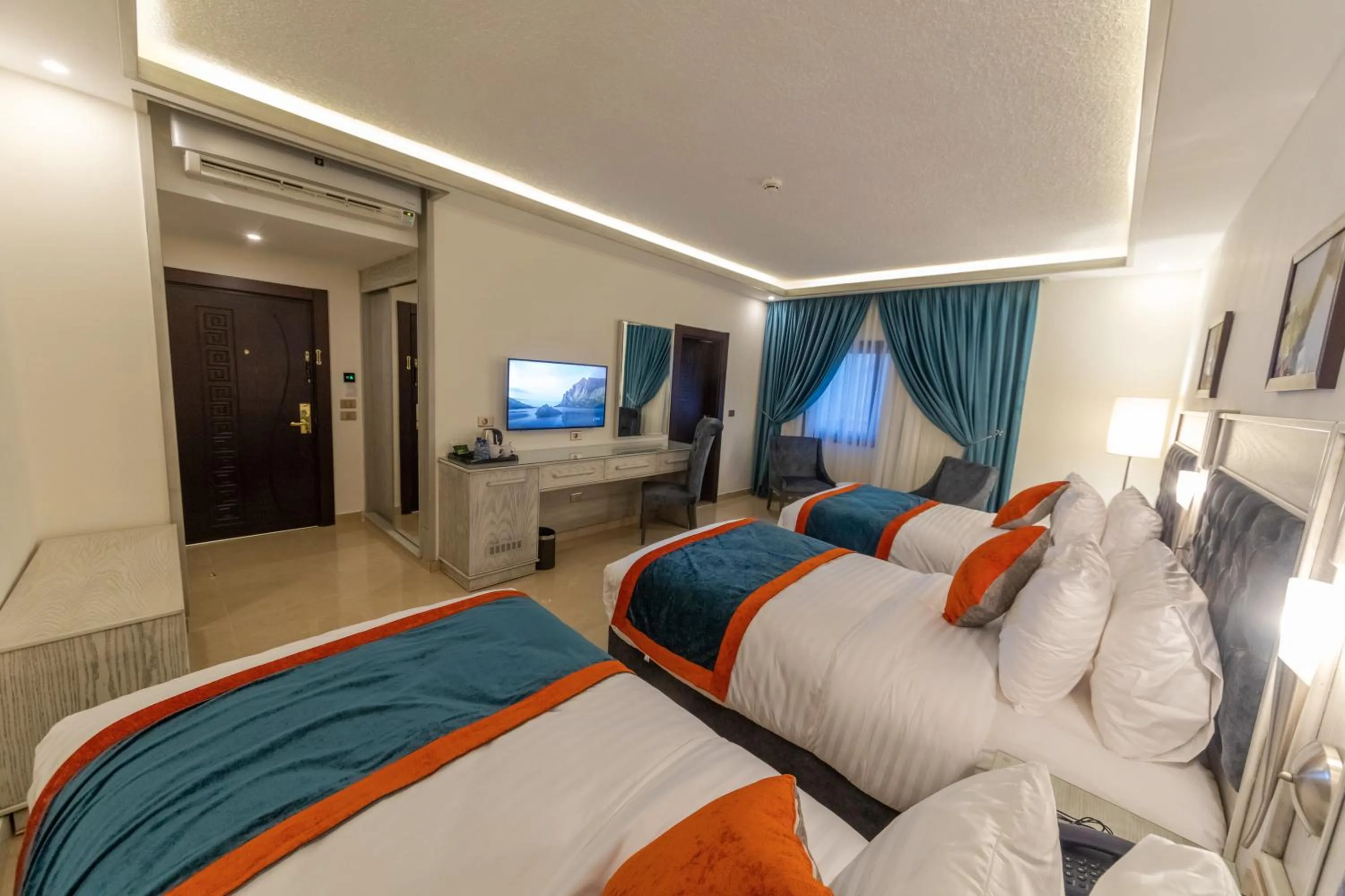 Bedroom, Bed in Petra Canyon Hotel