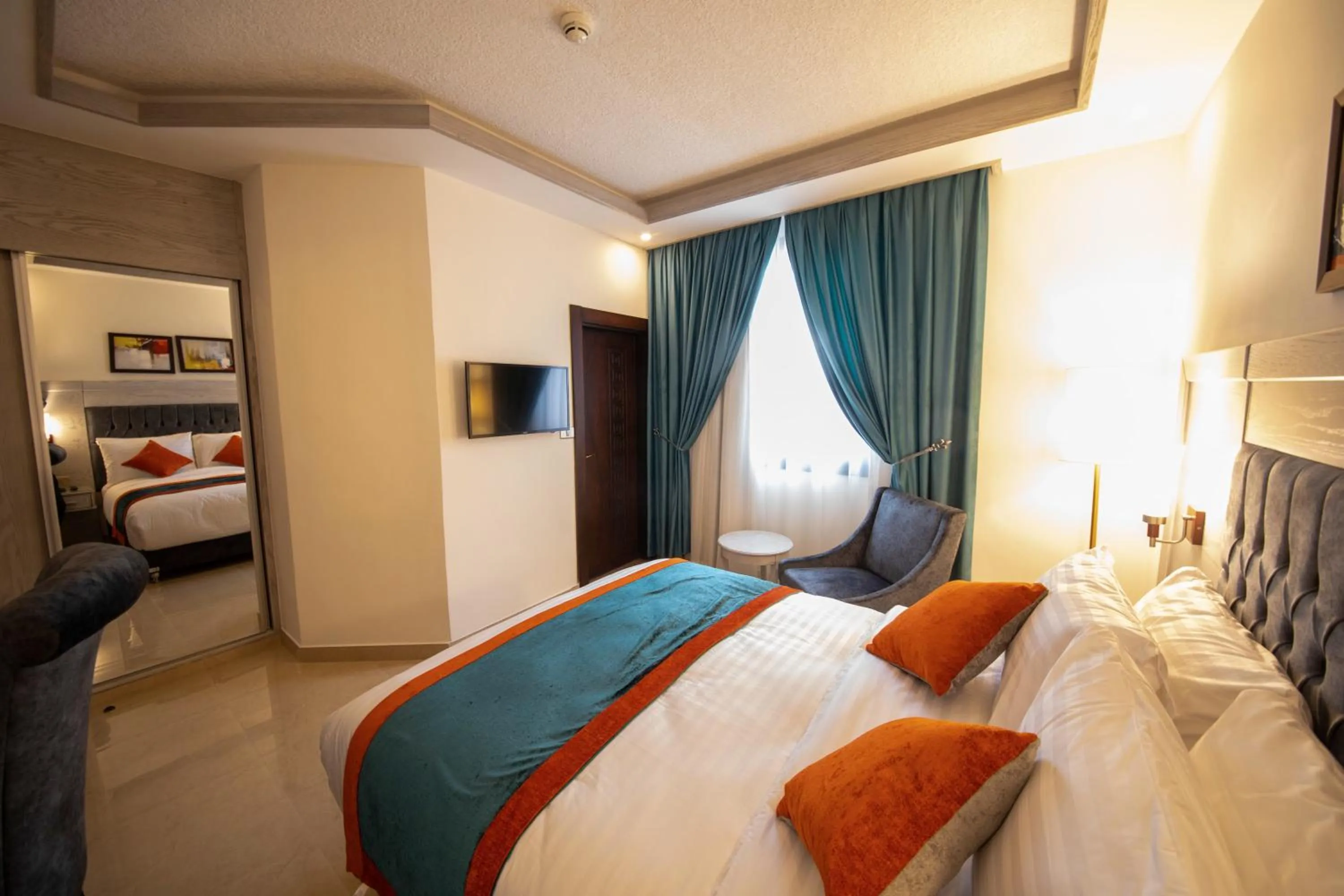 TV and multimedia, Bed in Petra Canyon Hotel