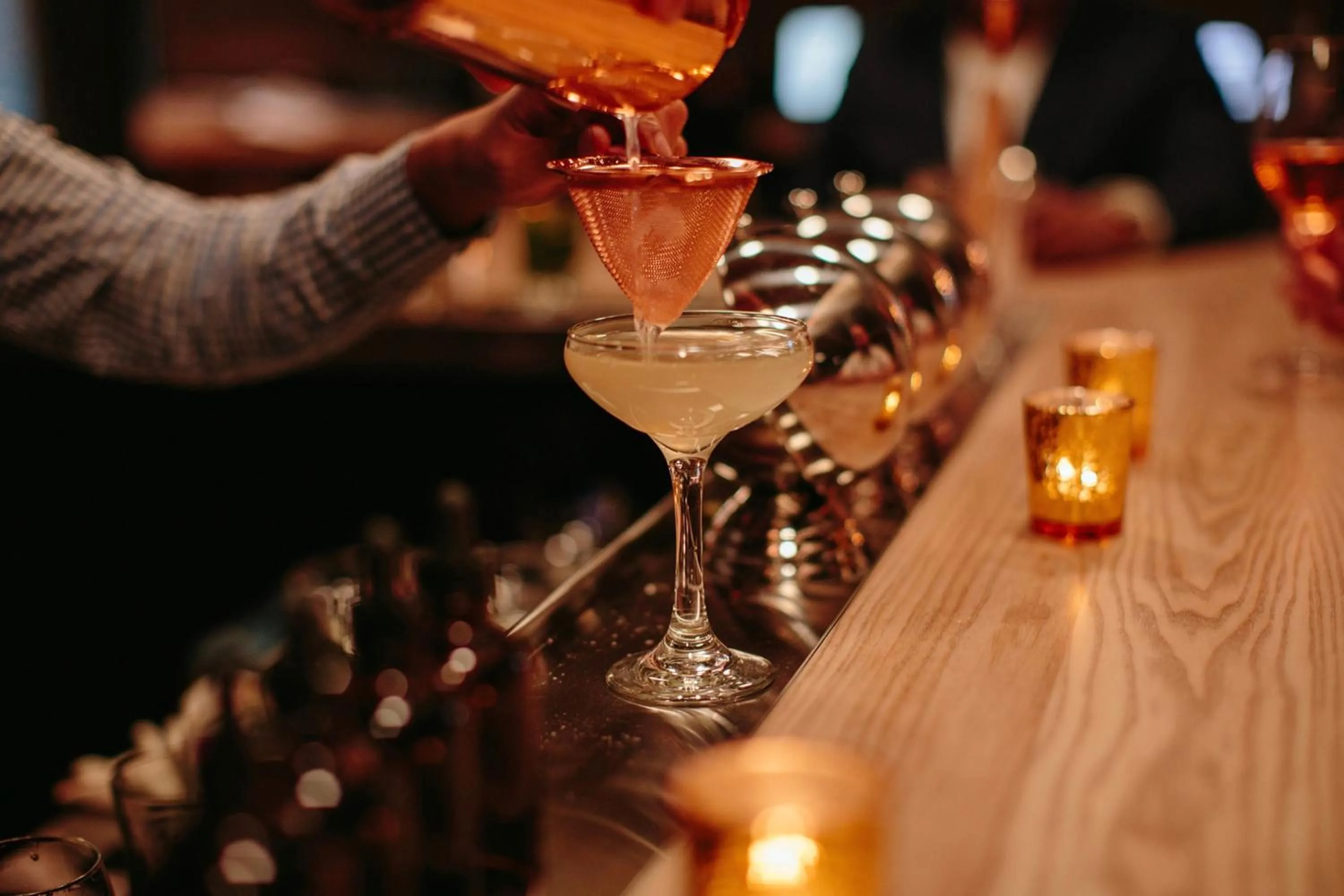 Lounge or bar in Hotel Indigo Boston Garden by IHG