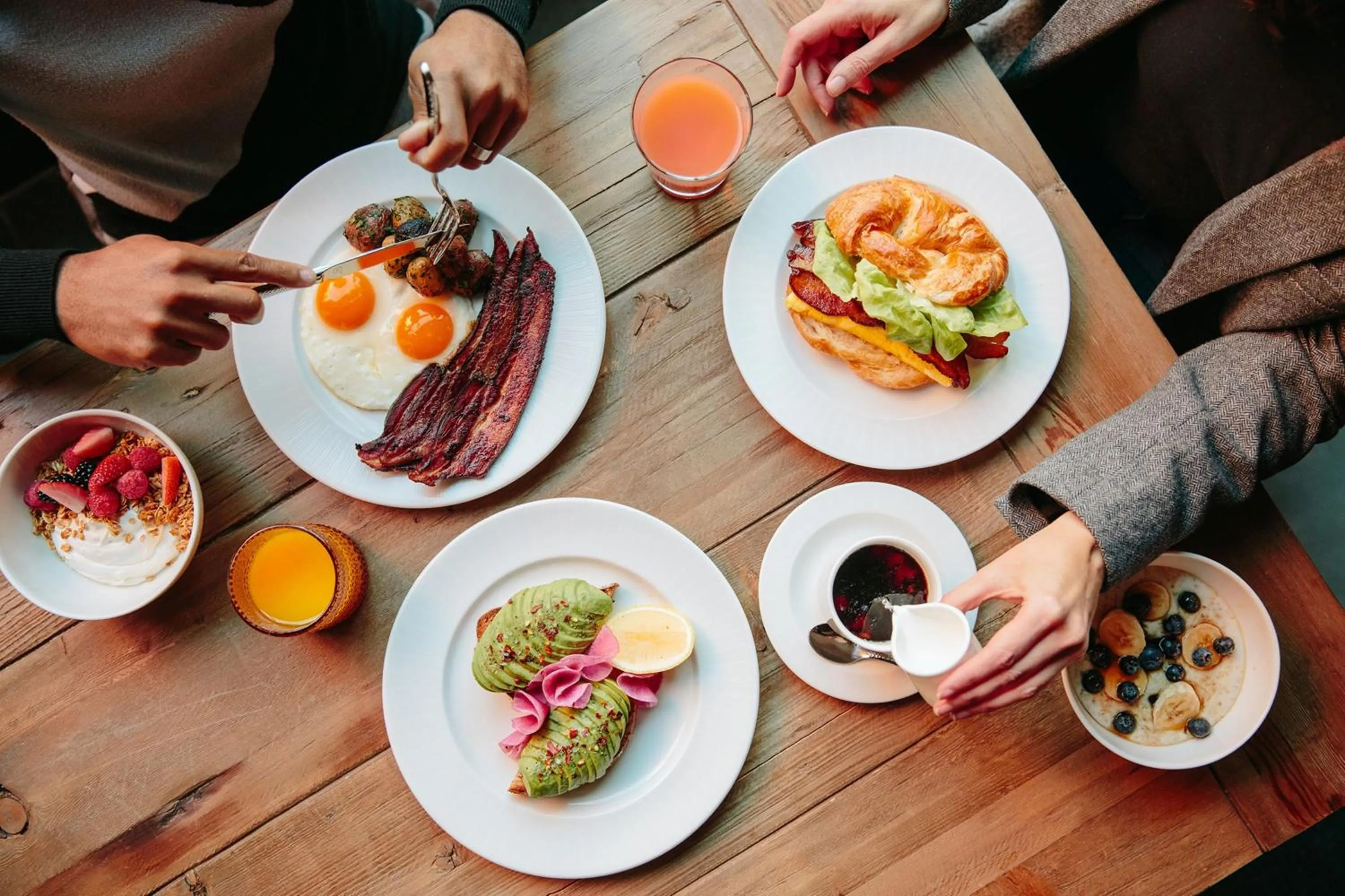 Restaurant/places to eat in Hotel Indigo Boston Garden by IHG