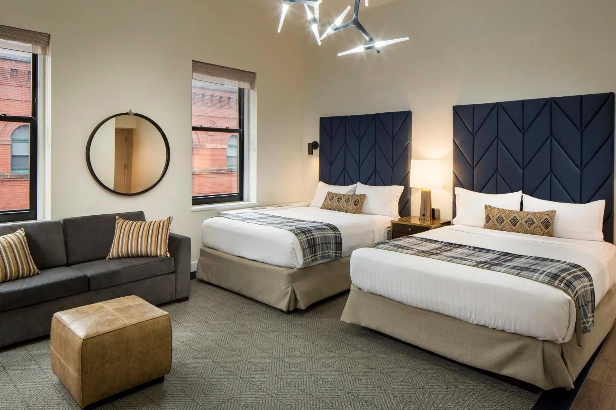 Photo of the whole room, Bed in Hotel Indigo Boston Garden by IHG