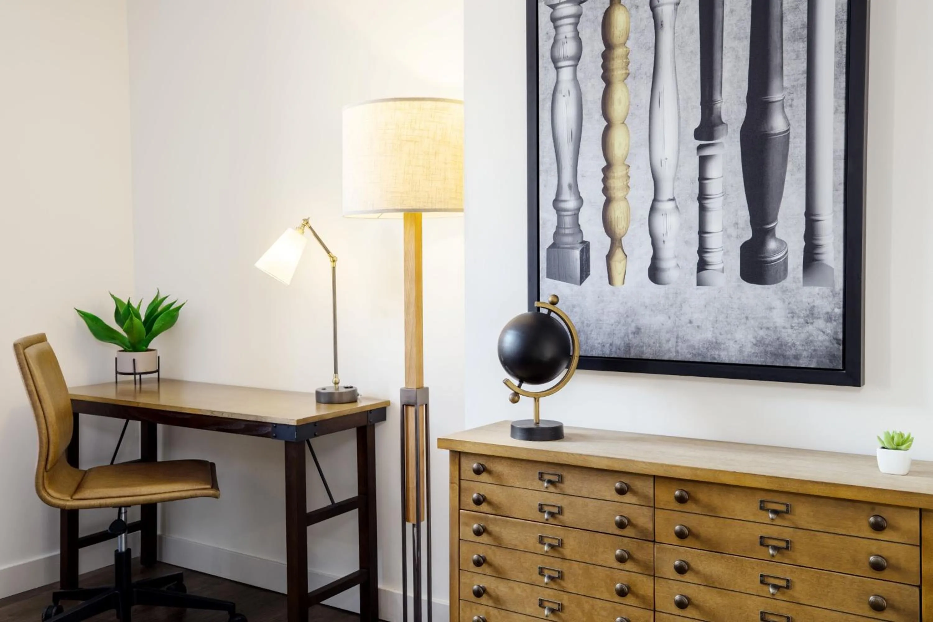 Photo of the whole room in Hotel Indigo Boston Garden by IHG