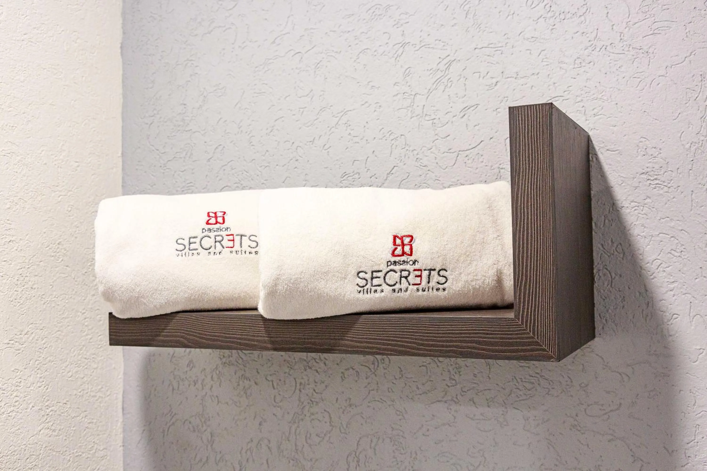 Logo/Certificate/Sign in HOTEL PASSION SECRETS VILLAS AND SUITES