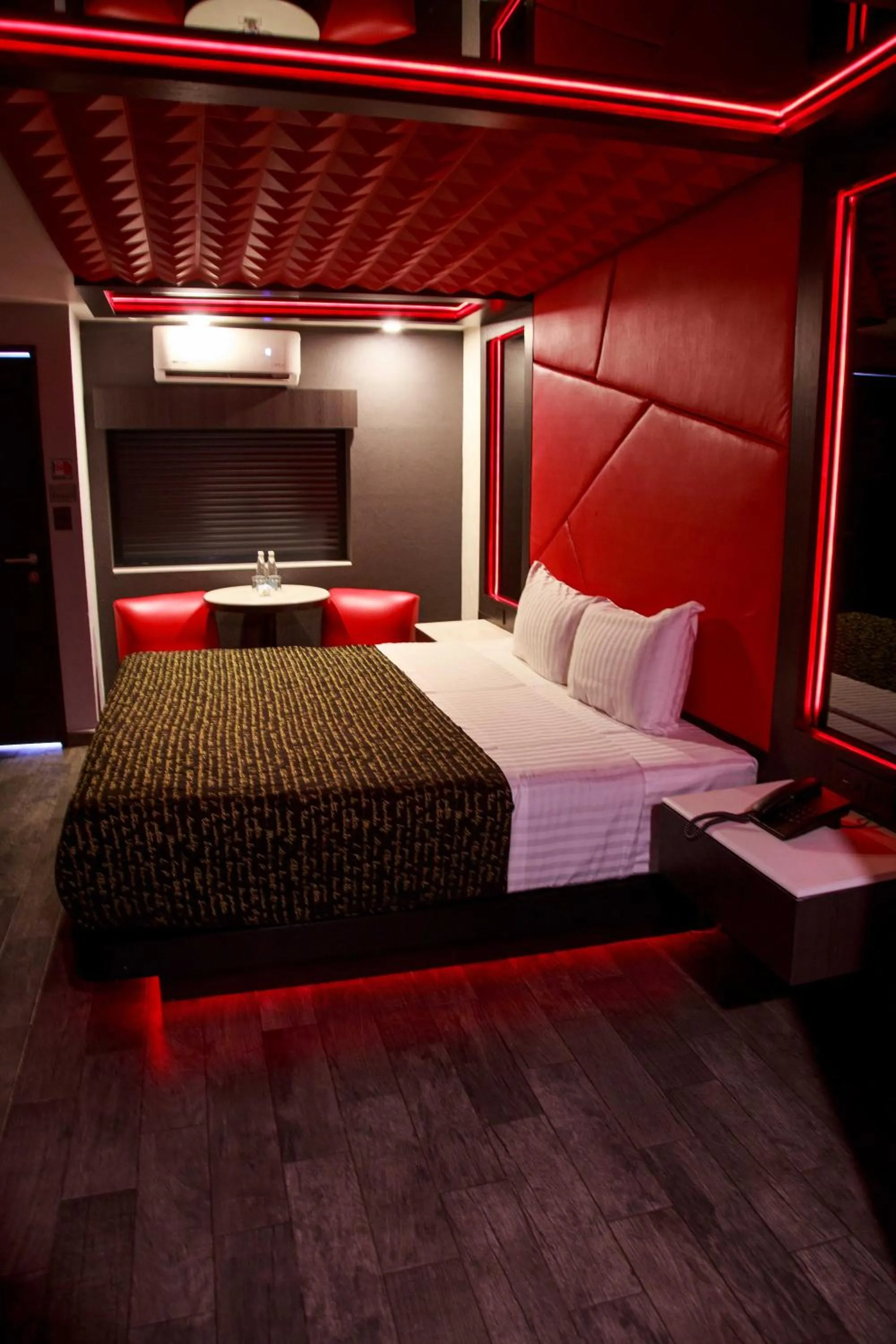bunk bed, Bed in HOTEL PASSION SECRETS VILLAS AND SUITES
