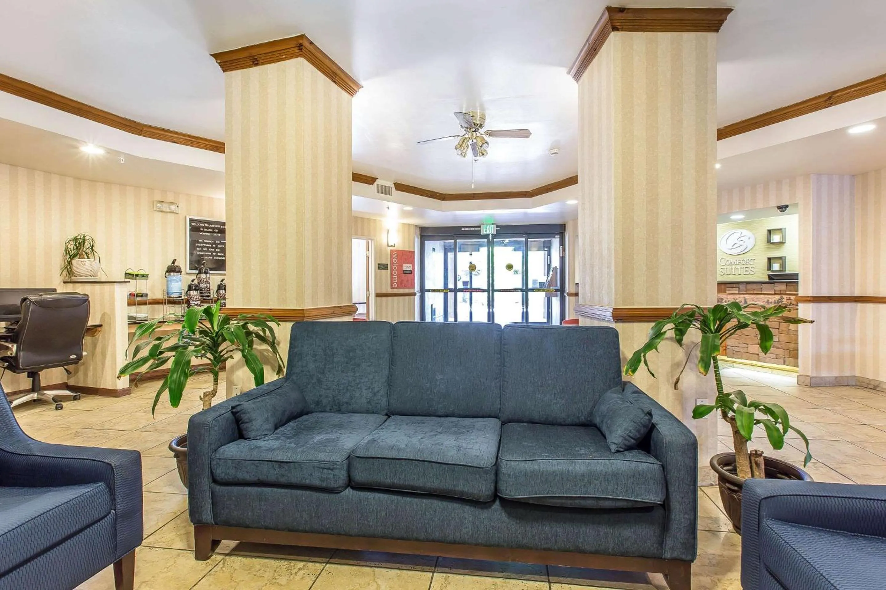 Lobby or reception in Comfort Suites Summit County