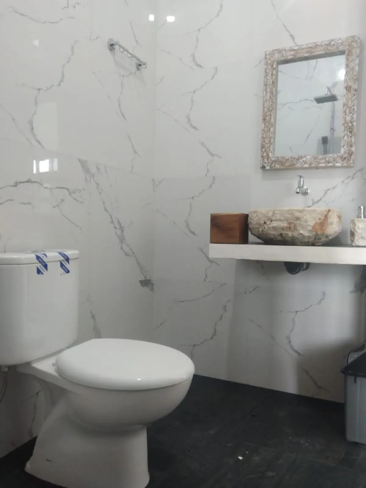 Bathroom in Bali Astetic Villa and Hot Spring