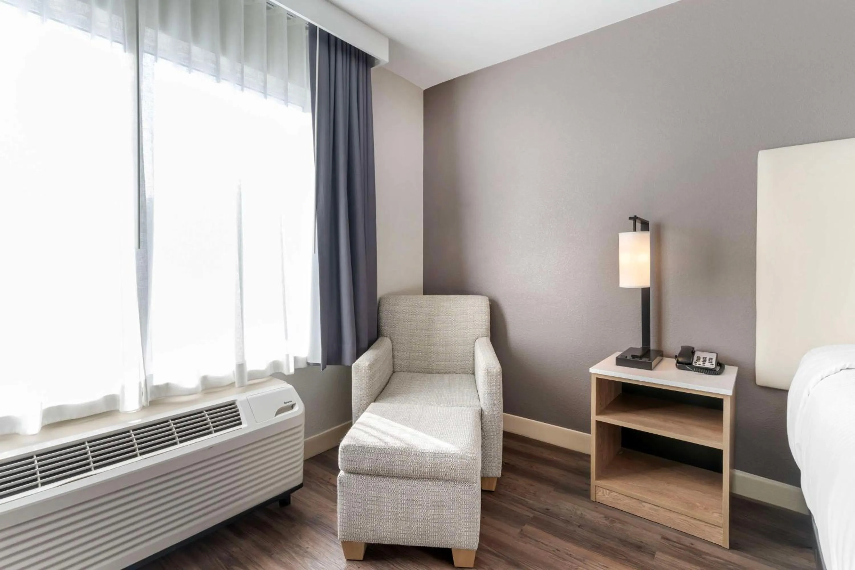 Bedroom, Bed in Best Western Plus Rancho Cordova Inn