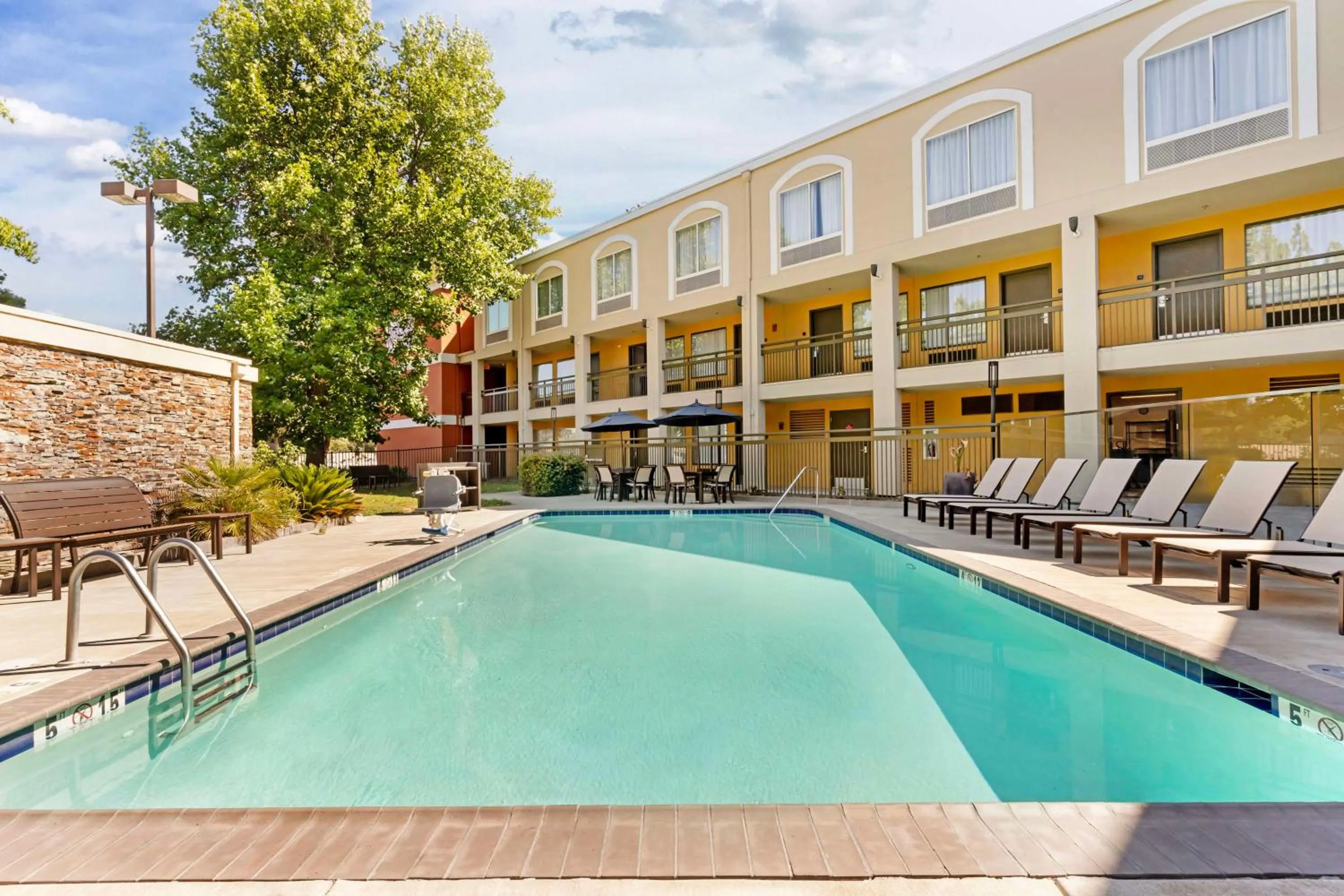 Pool view in Best Western Plus Rancho Cordova Inn