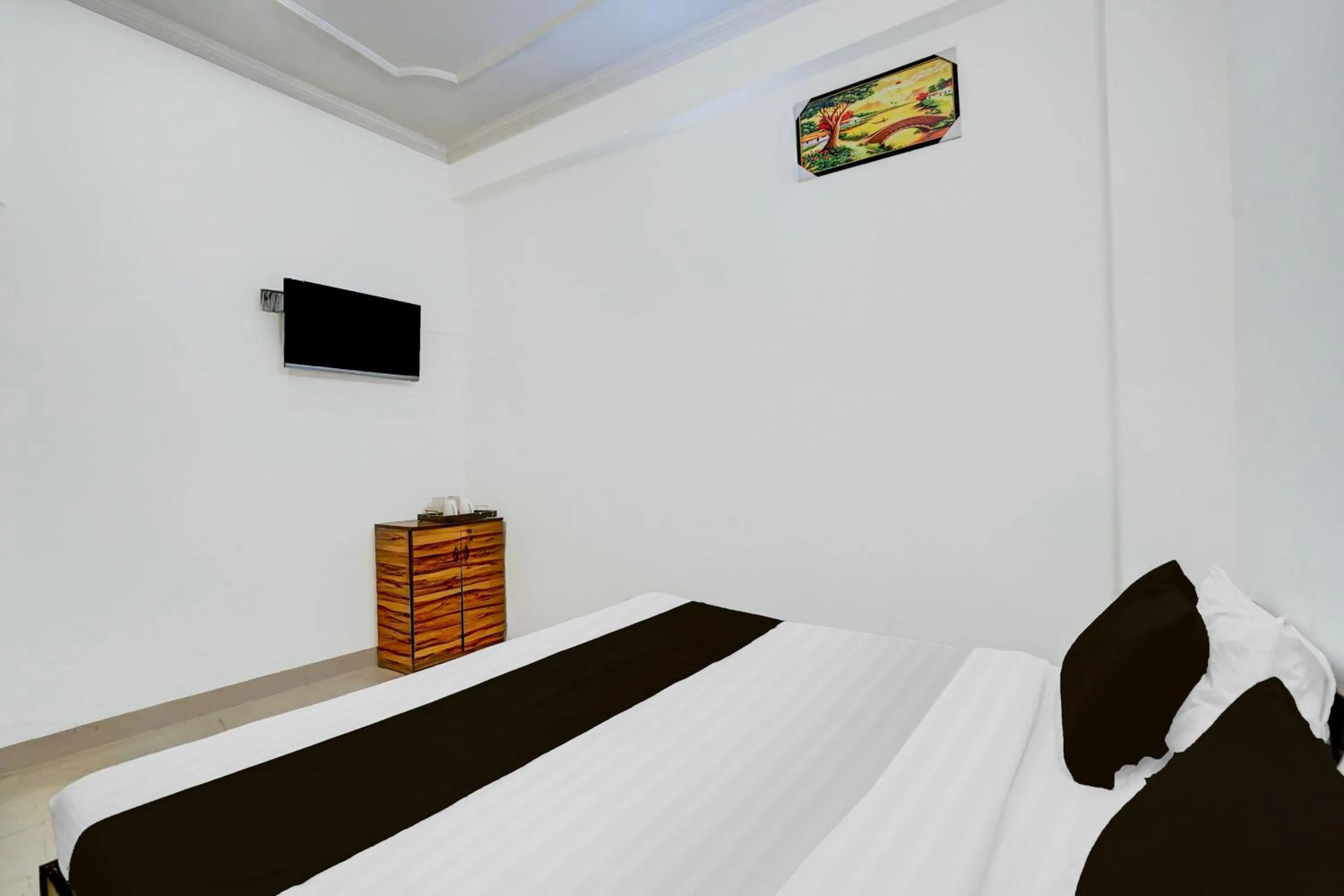 Bedroom in Hotel O Shilpgram Taj Mahal East Gate