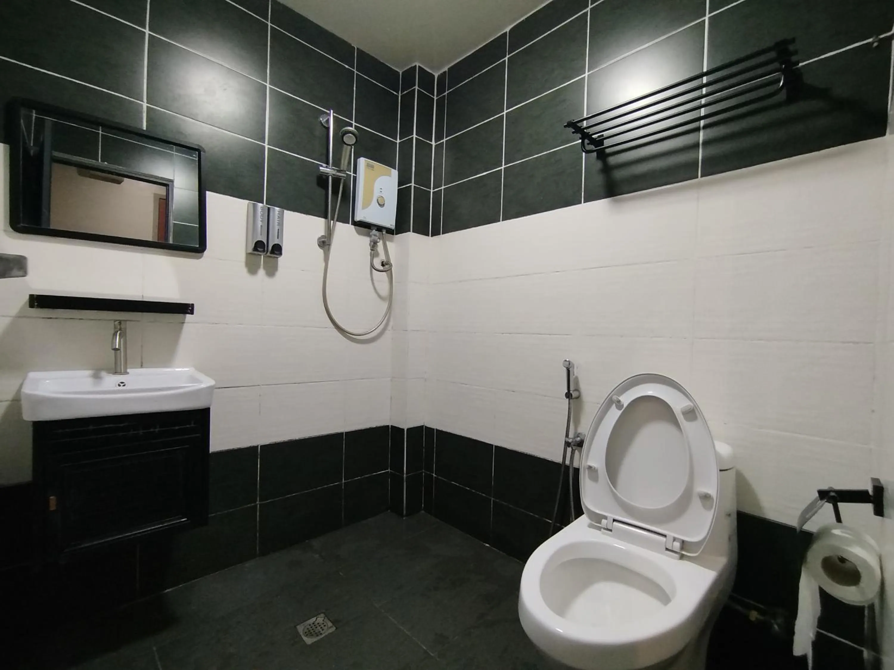 Toilet in Mirani Hotel Ampang near Melawati Mall