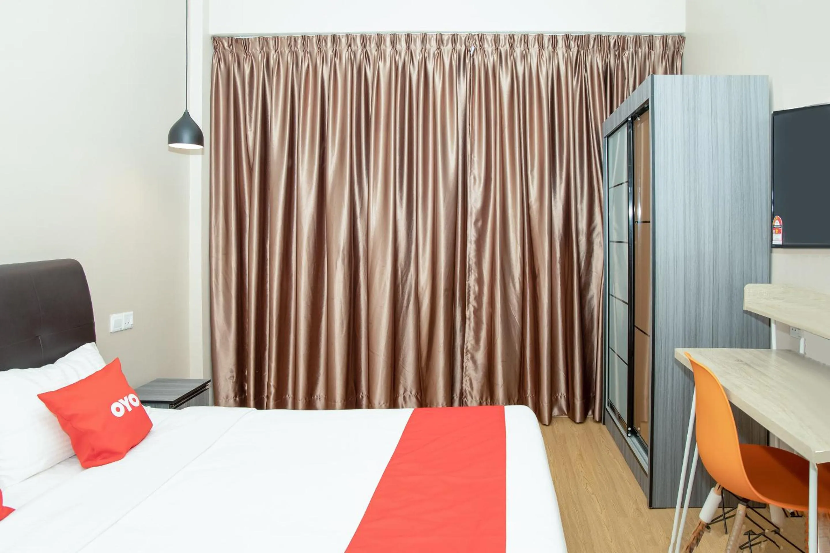 Bedroom, Bed in Capital O 90406 Mirani Hotel