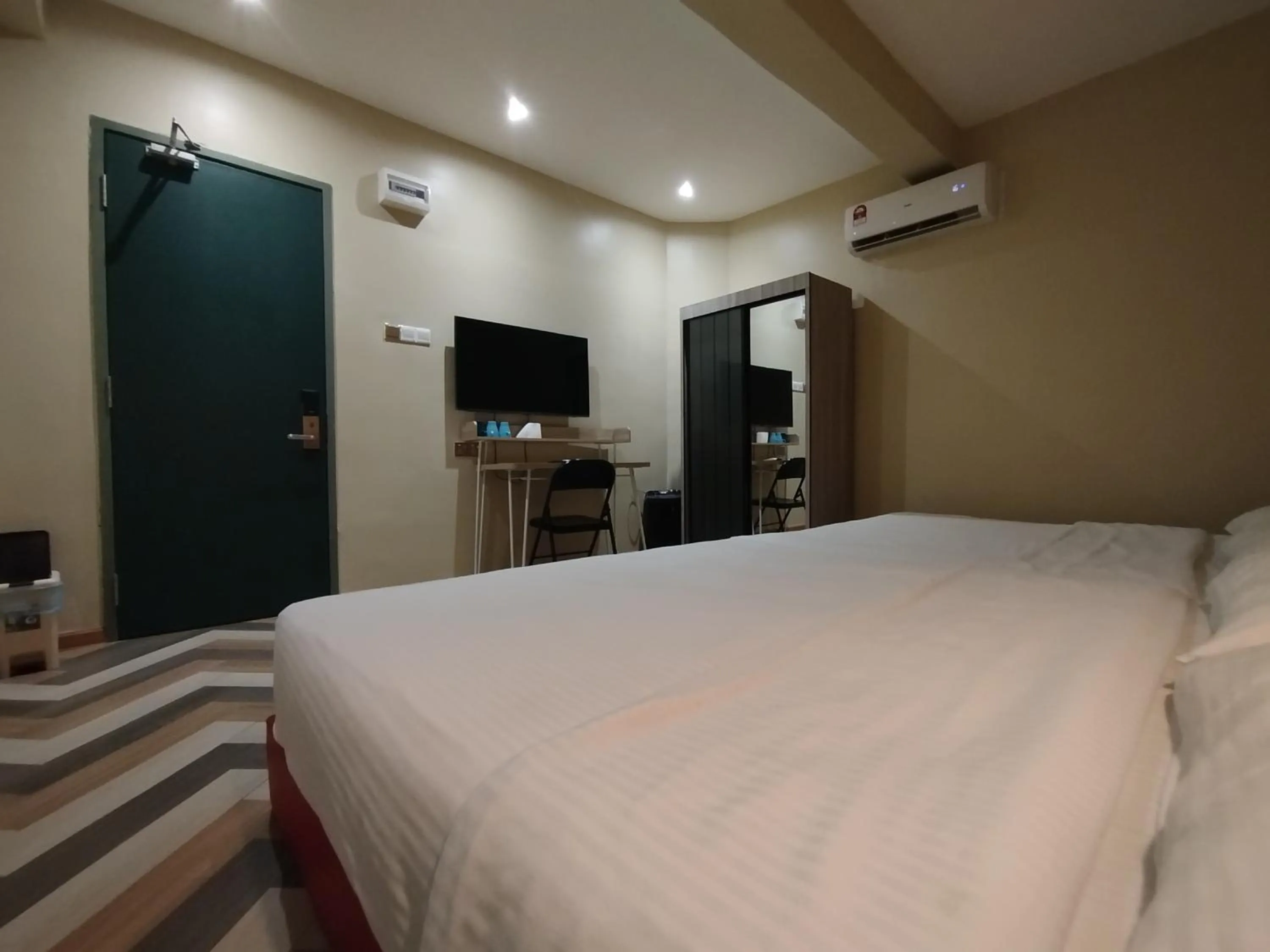 Bed in Mirani Hotel Ampang near Melawati Mall