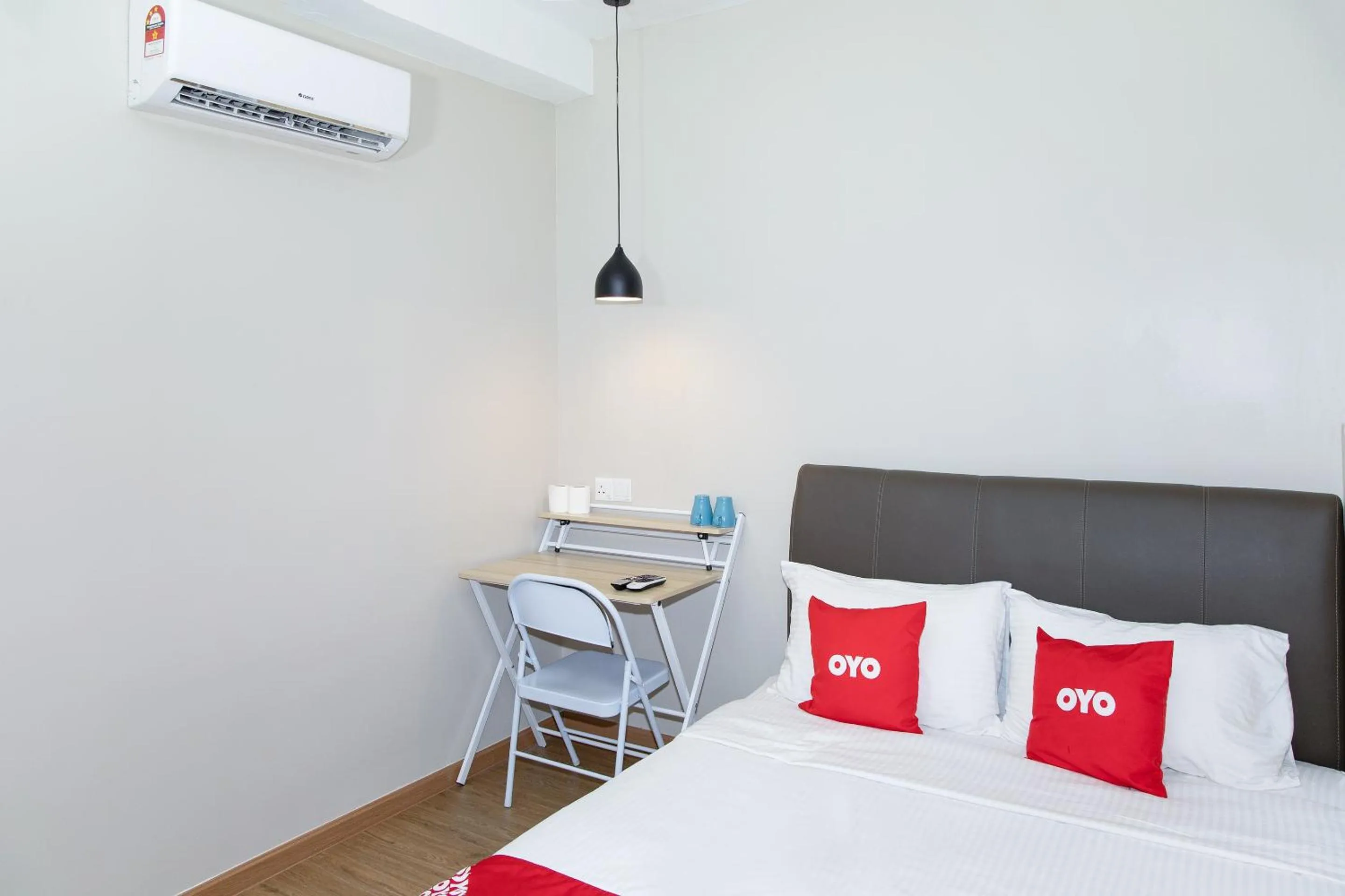 Bedroom, Bed in Capital O 90406 Mirani Hotel