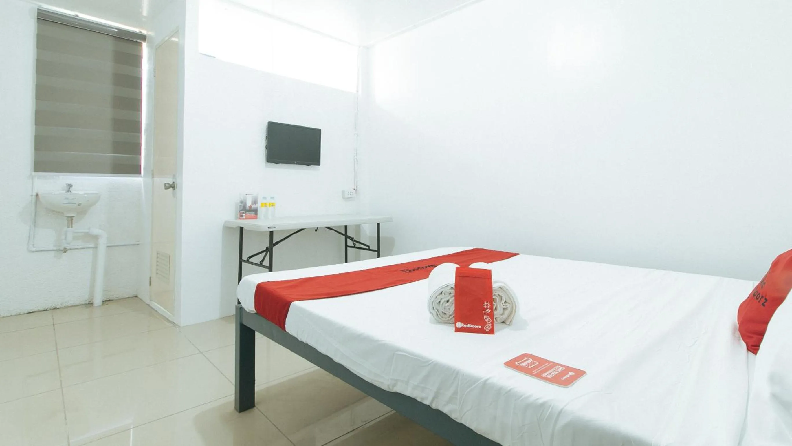 Bed in RedDoorz @ Shukran Rentals OPC Pampanga